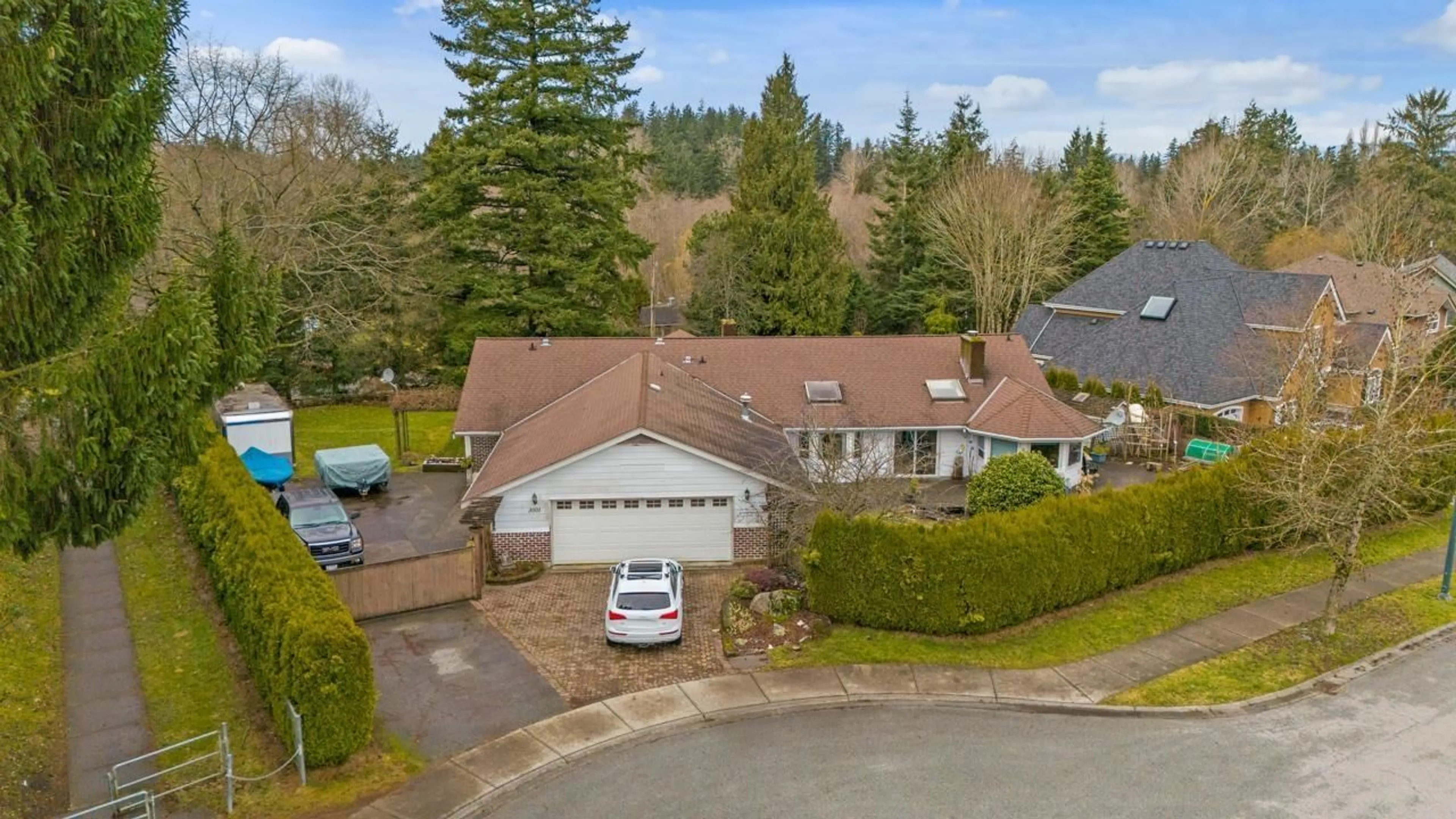 A pic from outside/outdoor area/front of a property/back of a property/a pic from drone, street for 3010 SEMIAHMOO, Surrey British Columbia V4P1H3