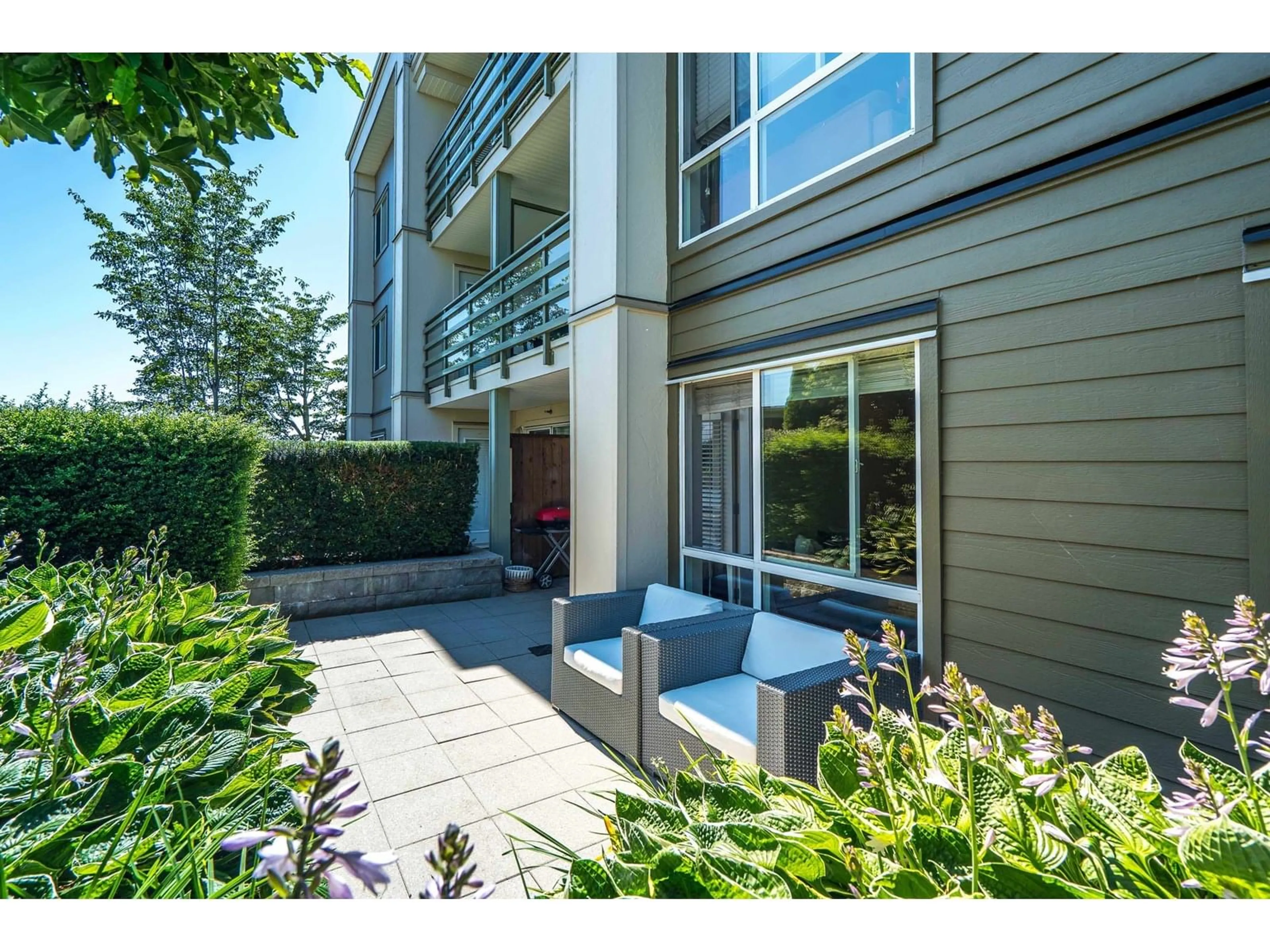 Patio, street for 255 - 15850 26, Surrey British Columbia V3Z2N6