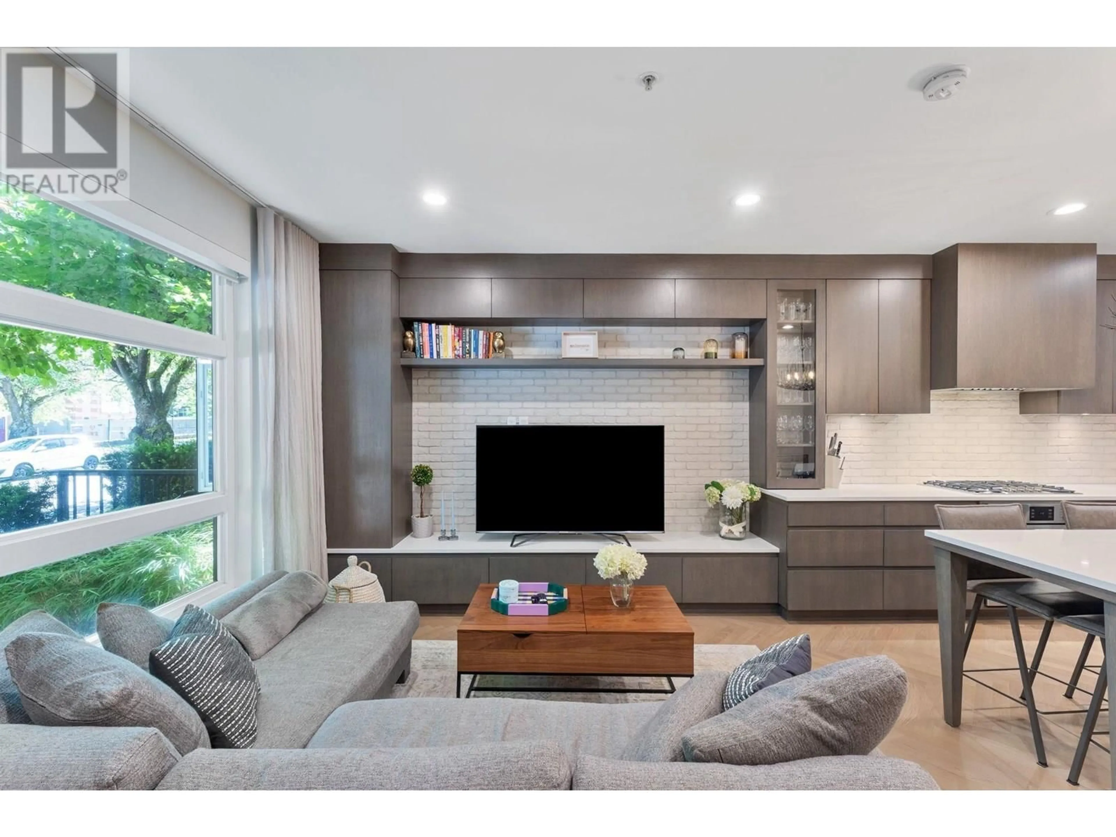 Living room with furniture, unknown for 2705 GUELPH STREET, Vancouver British Columbia V5T3P6
