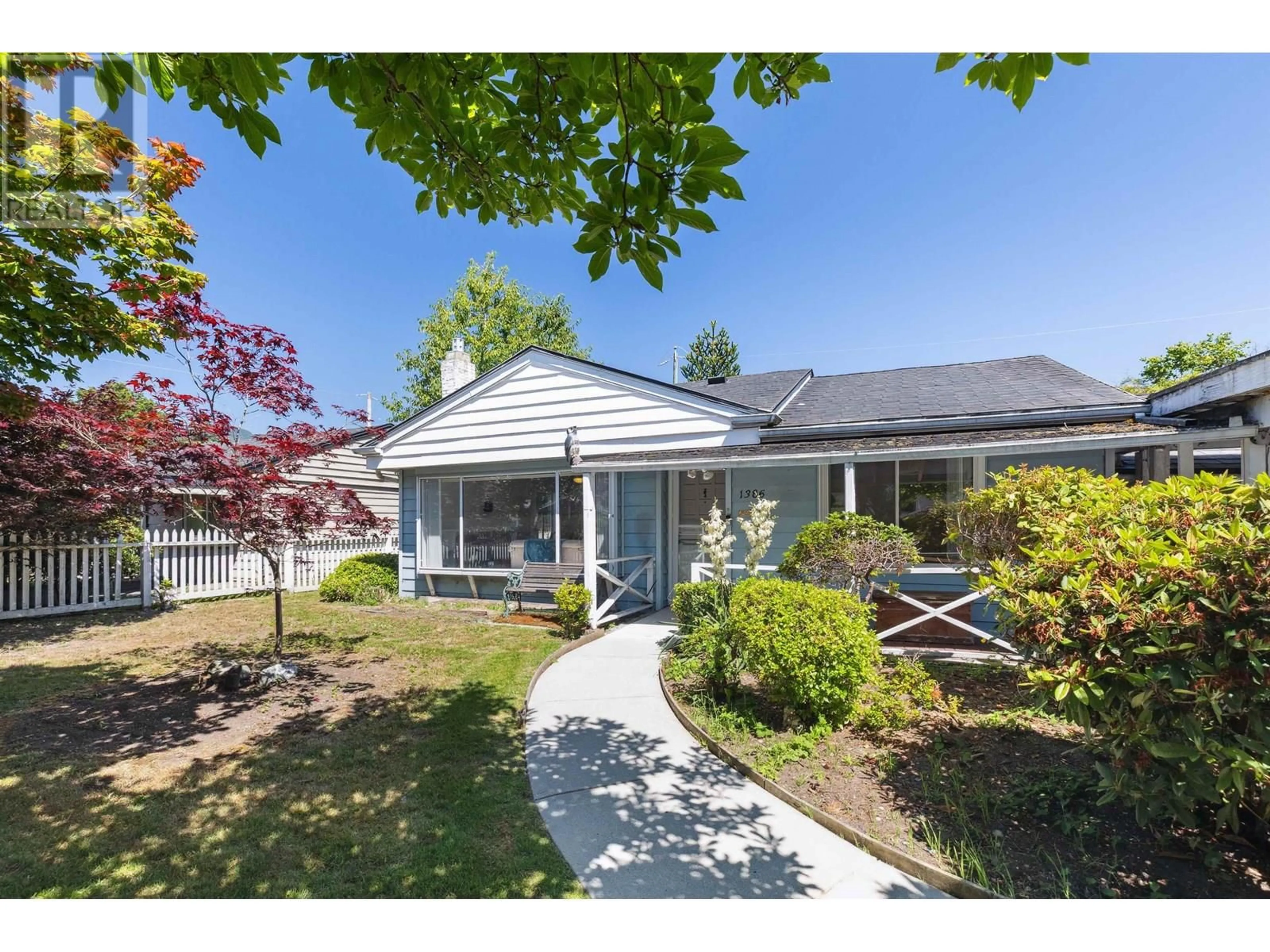 A pic from outside/outdoor area/front of a property/back of a property/a pic from drone, street for 1386 TATLOW AVENUE, North Vancouver British Columbia V7P2Z6