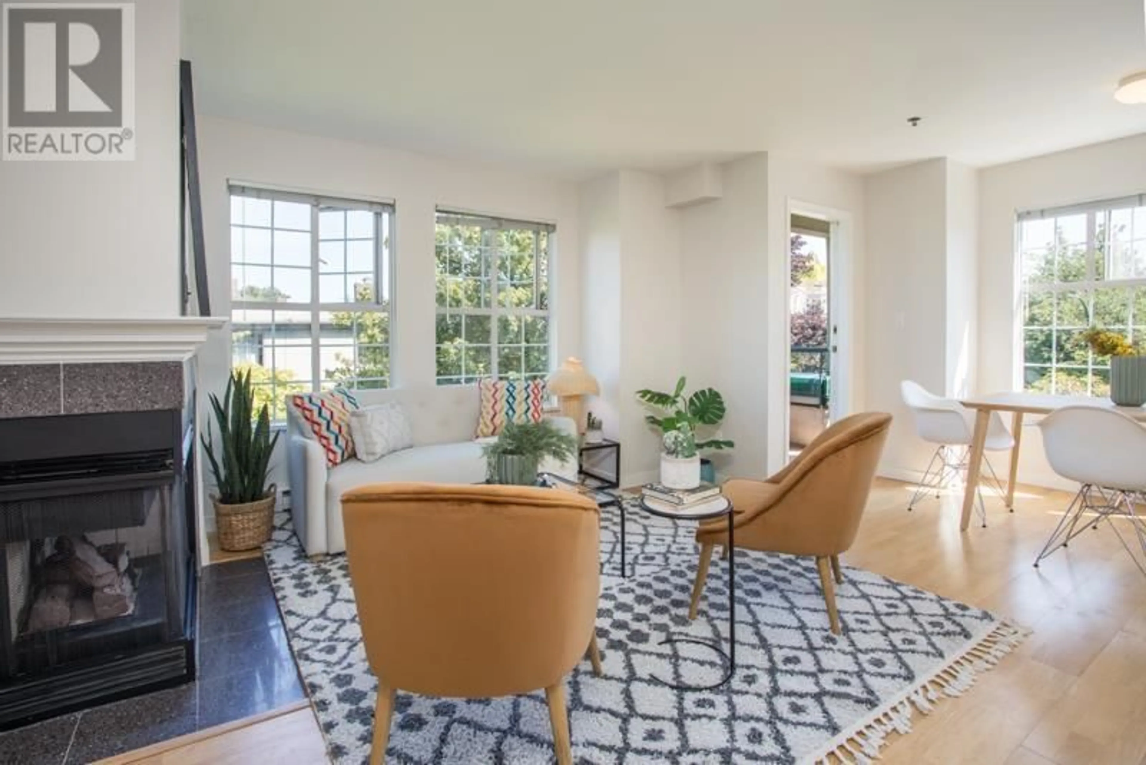 Living room with furniture, unknown for 301 - 2091 VINE STREET, Vancouver British Columbia V6K4P7