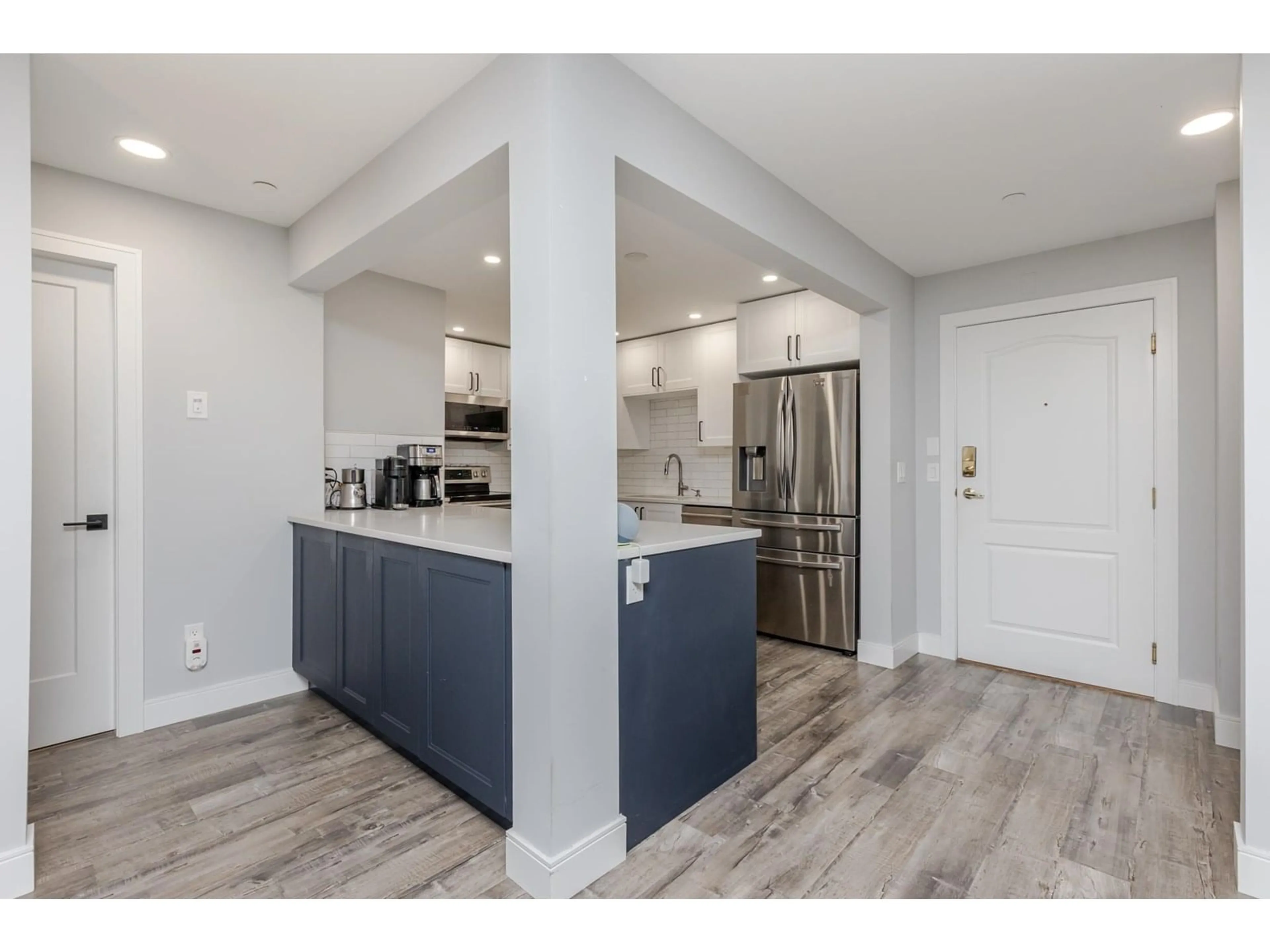 Open concept kitchen, unknown for 102 - 20894 57, Langley British Columbia V3A8M7