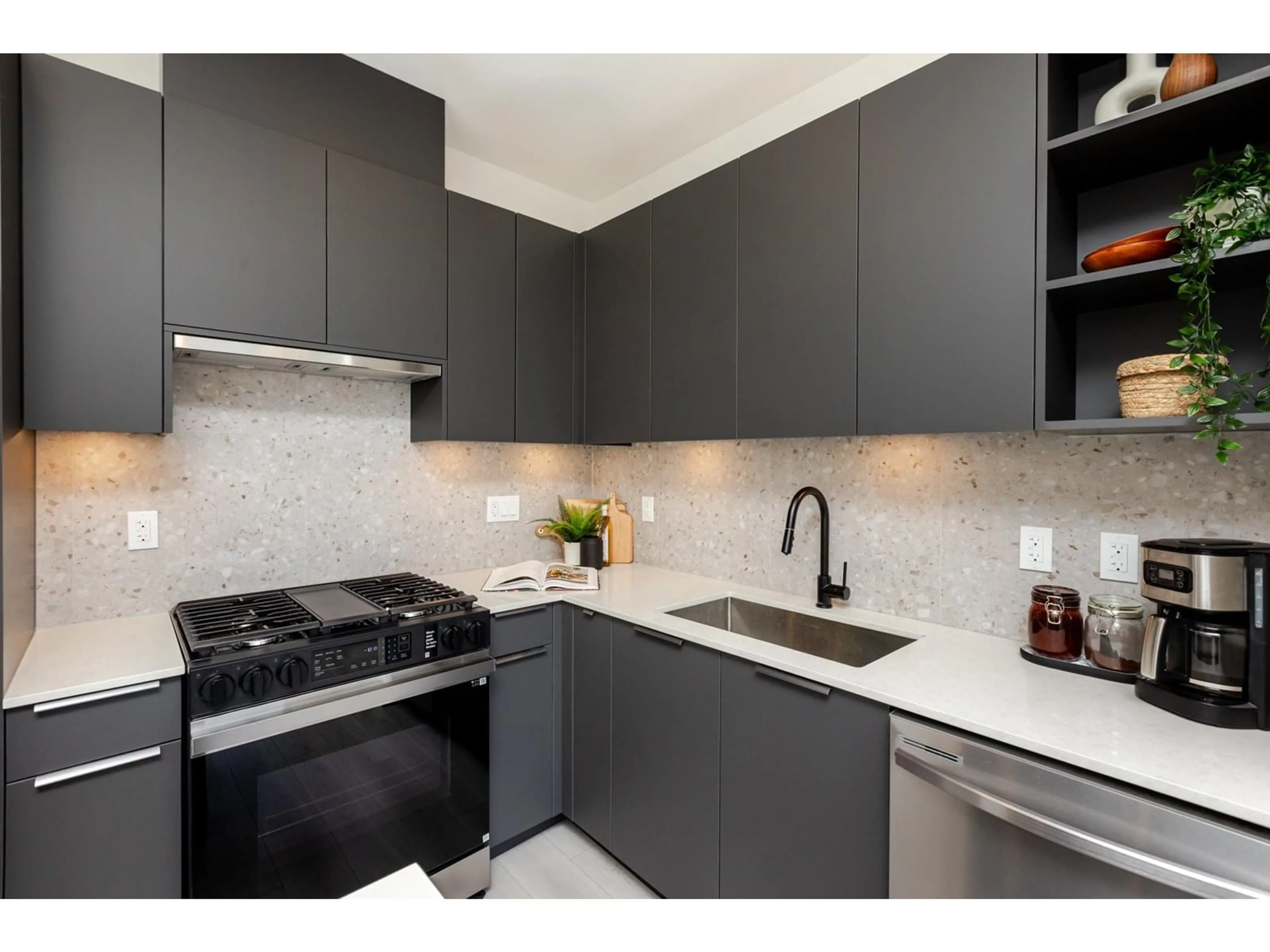 Standard kitchen, ceramic/tile floor for 620 - 7936 206, Langley British Columbia V2Y1X6