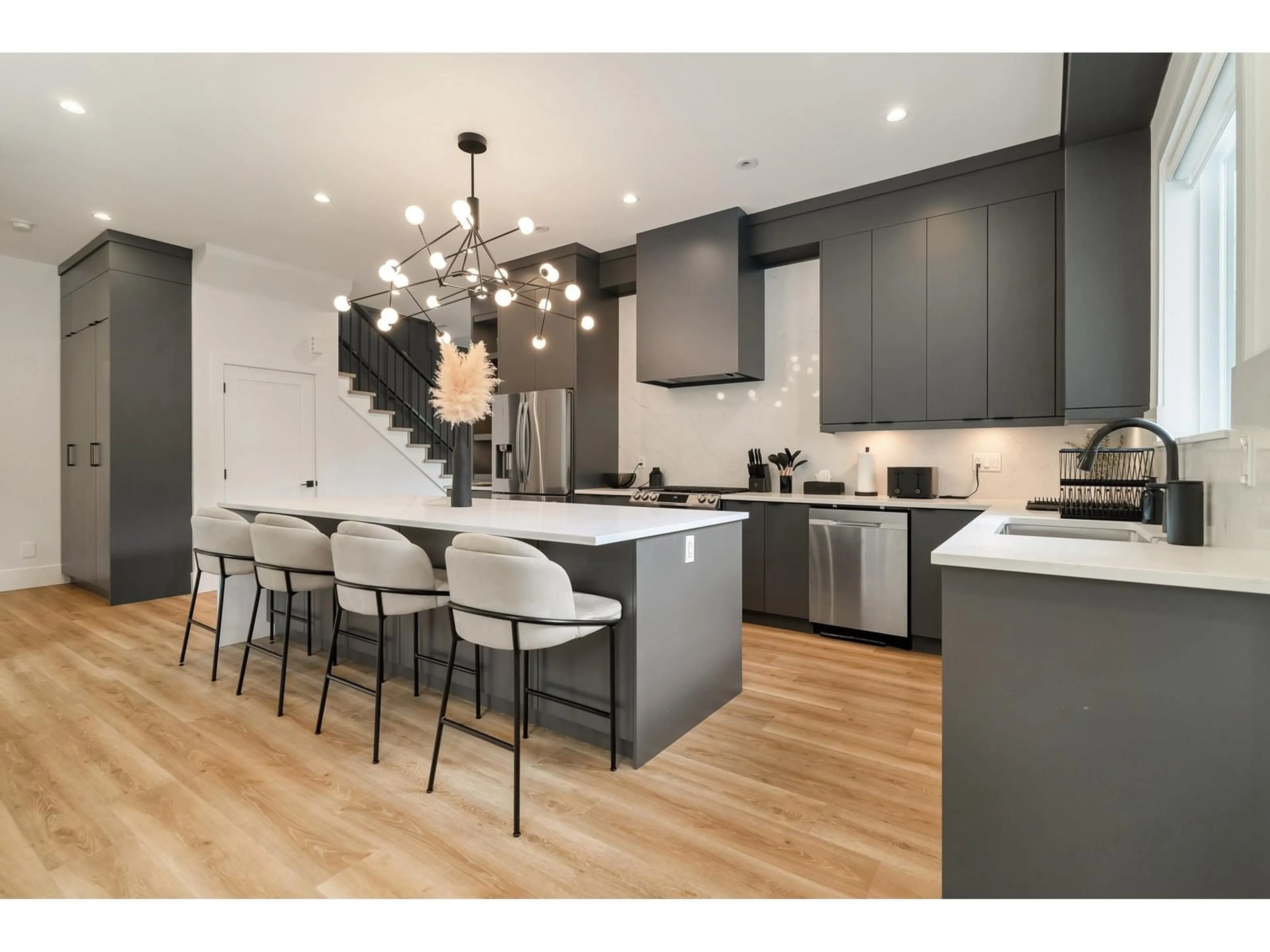 Contemporary kitchen, wood/laminate floor for 7299 200A, Langley British Columbia V2Y3G5