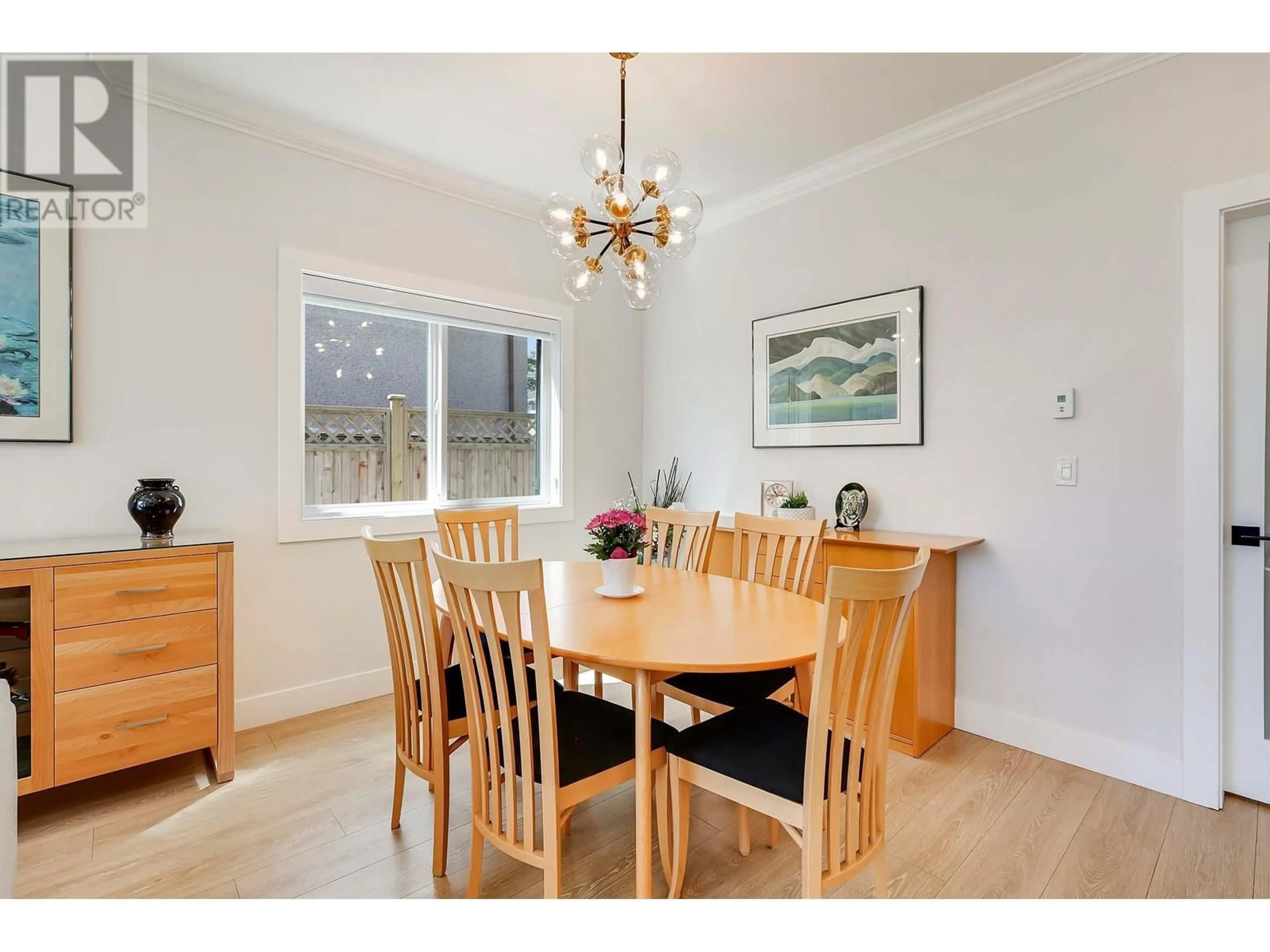 Dining room, wood/laminate floor for 4977 CHESHAM AVENUE, Burnaby British Columbia V5G2X3