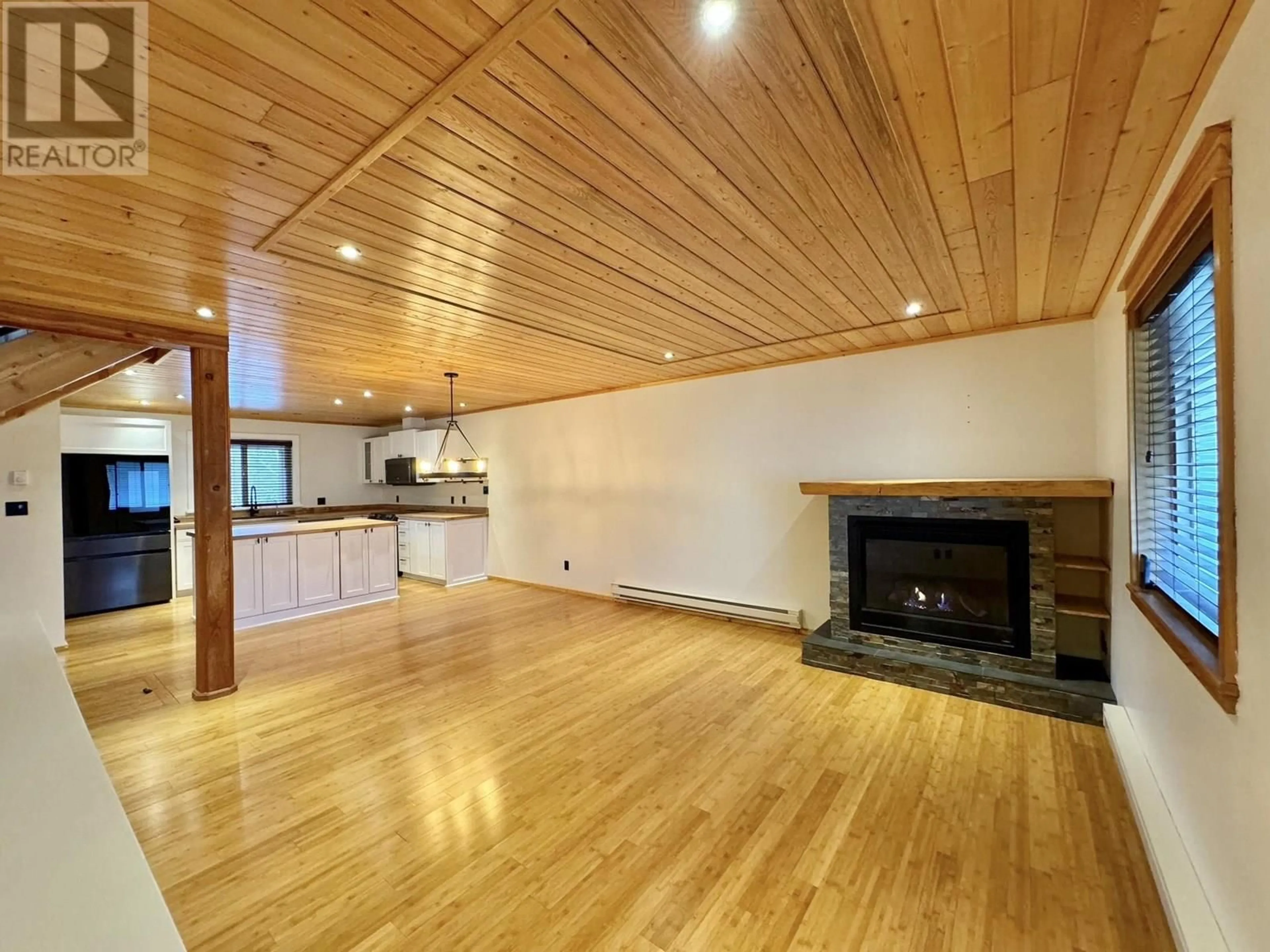 A pic of a room for 936 FRASER AVENUE, 100 Mile House British Columbia V0K2E0