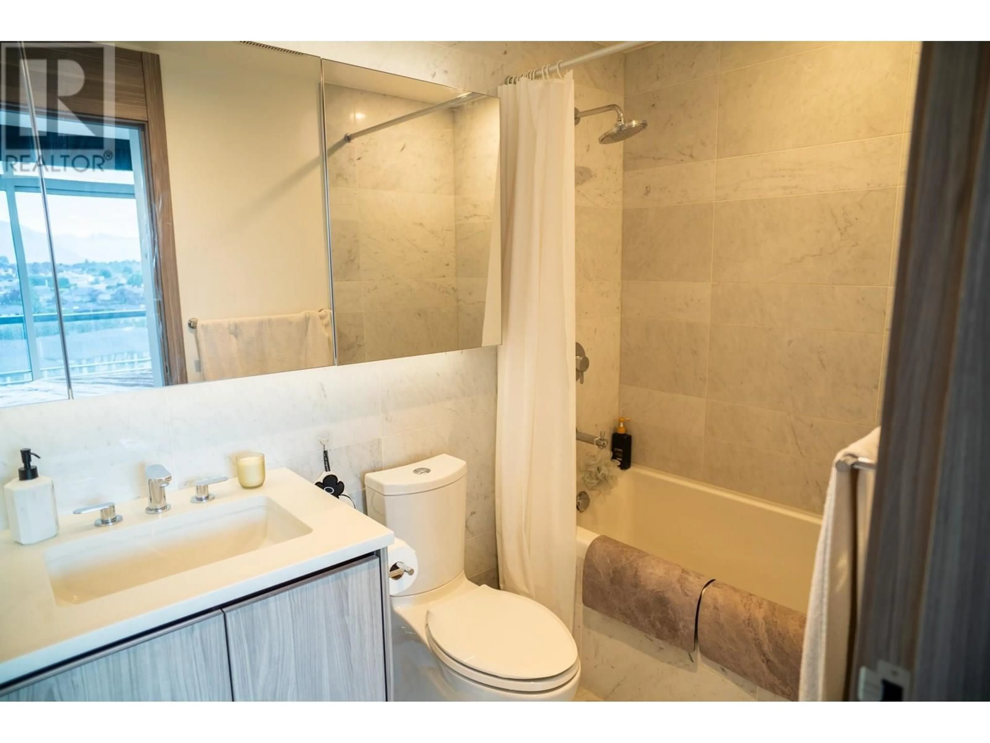 Standard bathroom, ceramic/tile floor for 1108 - 4730 LOUGHEED HIGHWAY, Burnaby British Columbia V5C0M9
