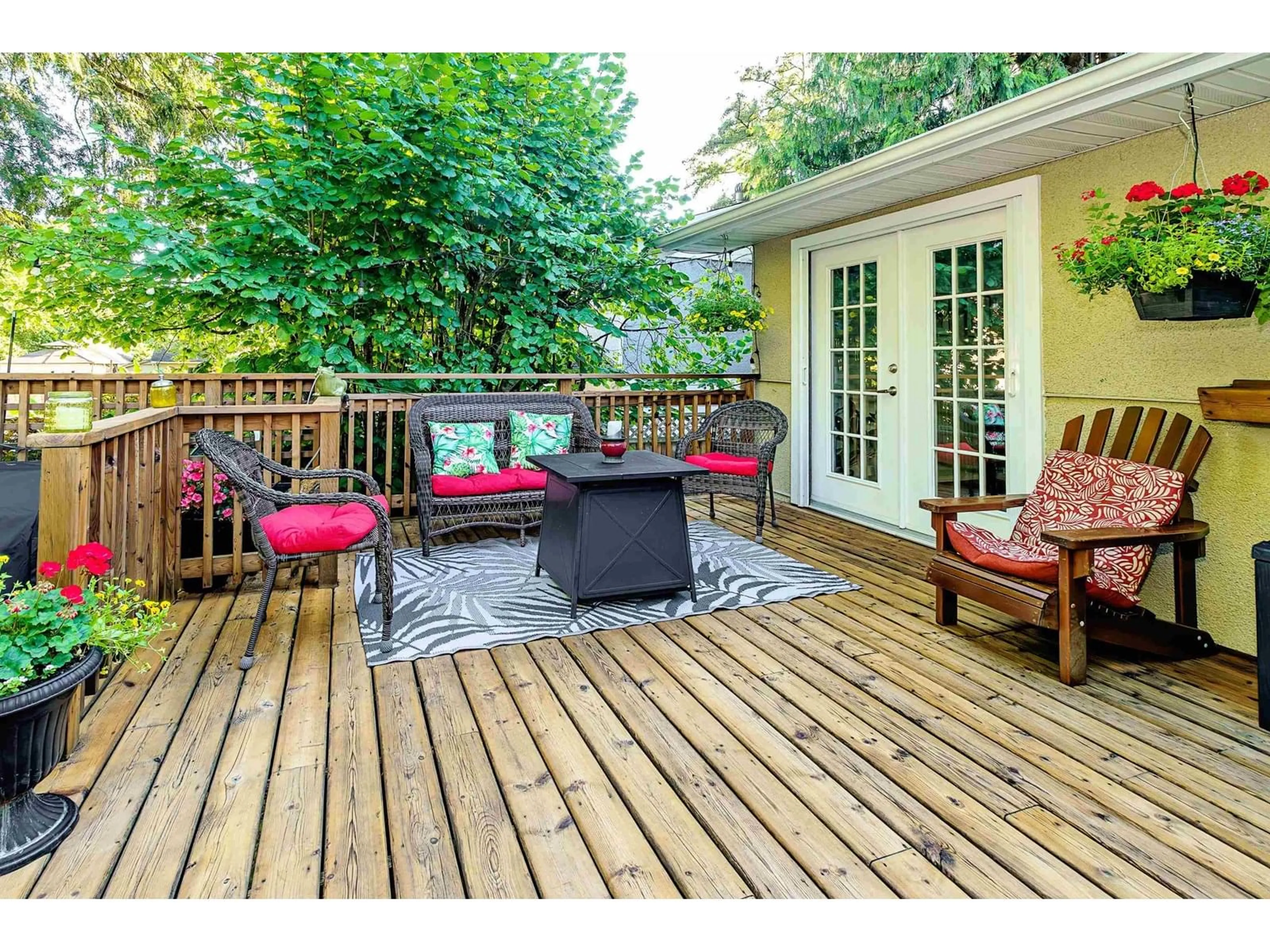 Patio, unknown for 8962 GLOVER, Langley British Columbia V1M2R8