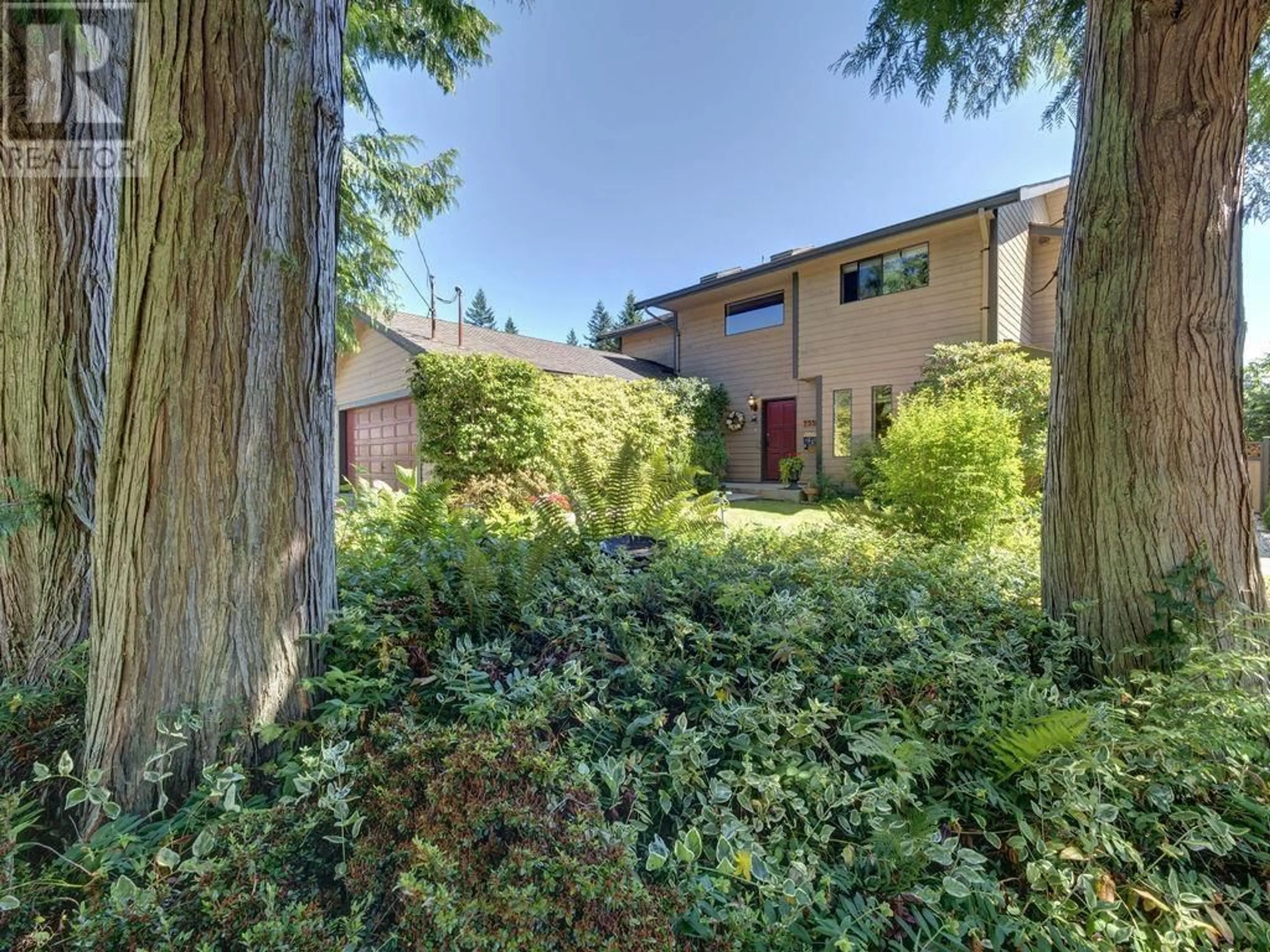 A pic from outside/outdoor area/front of a property/back of a property/a pic from drone, forest/trees view for 1553 CYPRESS WAY, Gibsons British Columbia V0N1V5