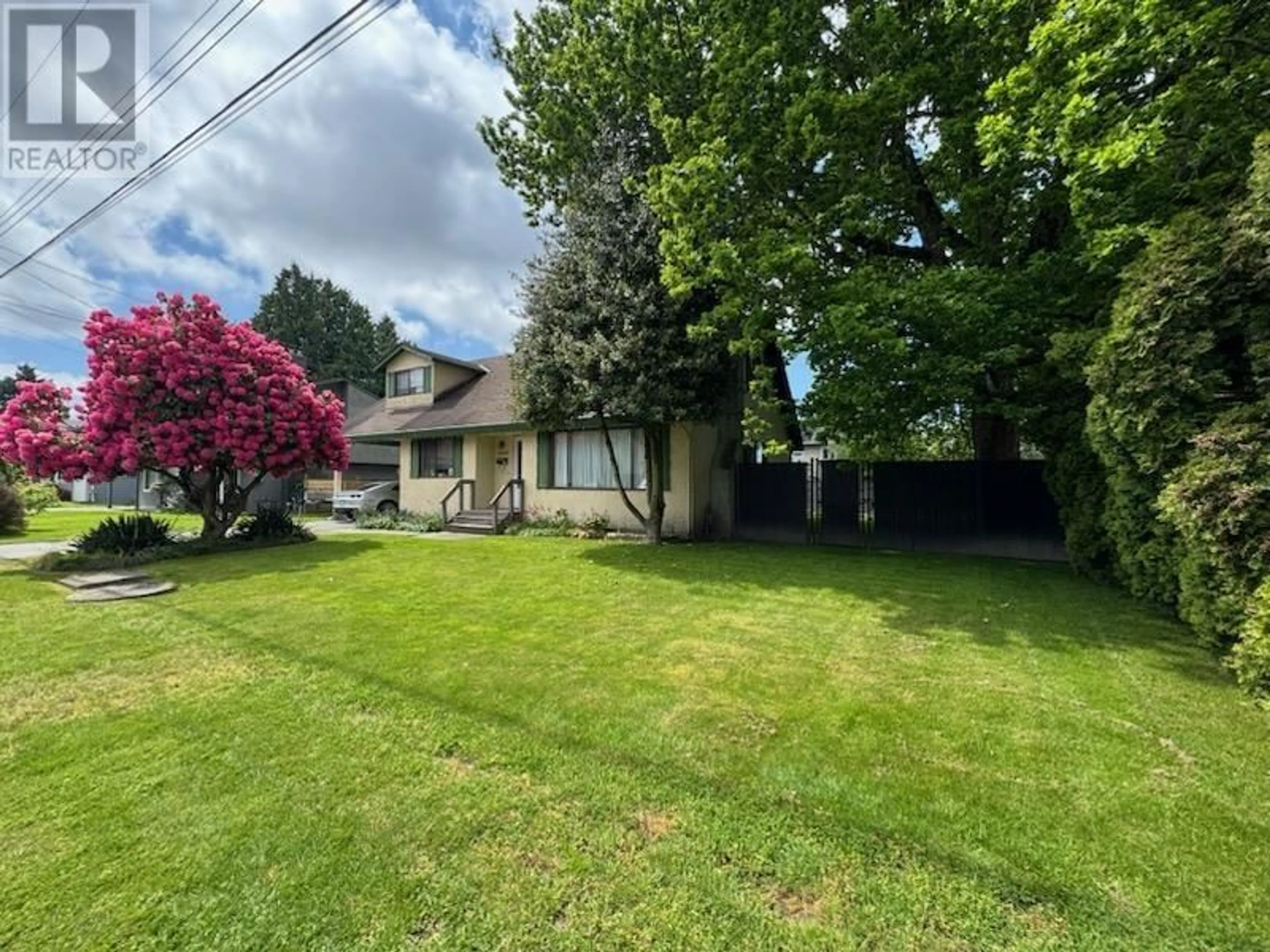 A pic from outside/outdoor area/front of a property/back of a property/a pic from drone, street for 4457 46B STREET, Delta British Columbia V4K2M8