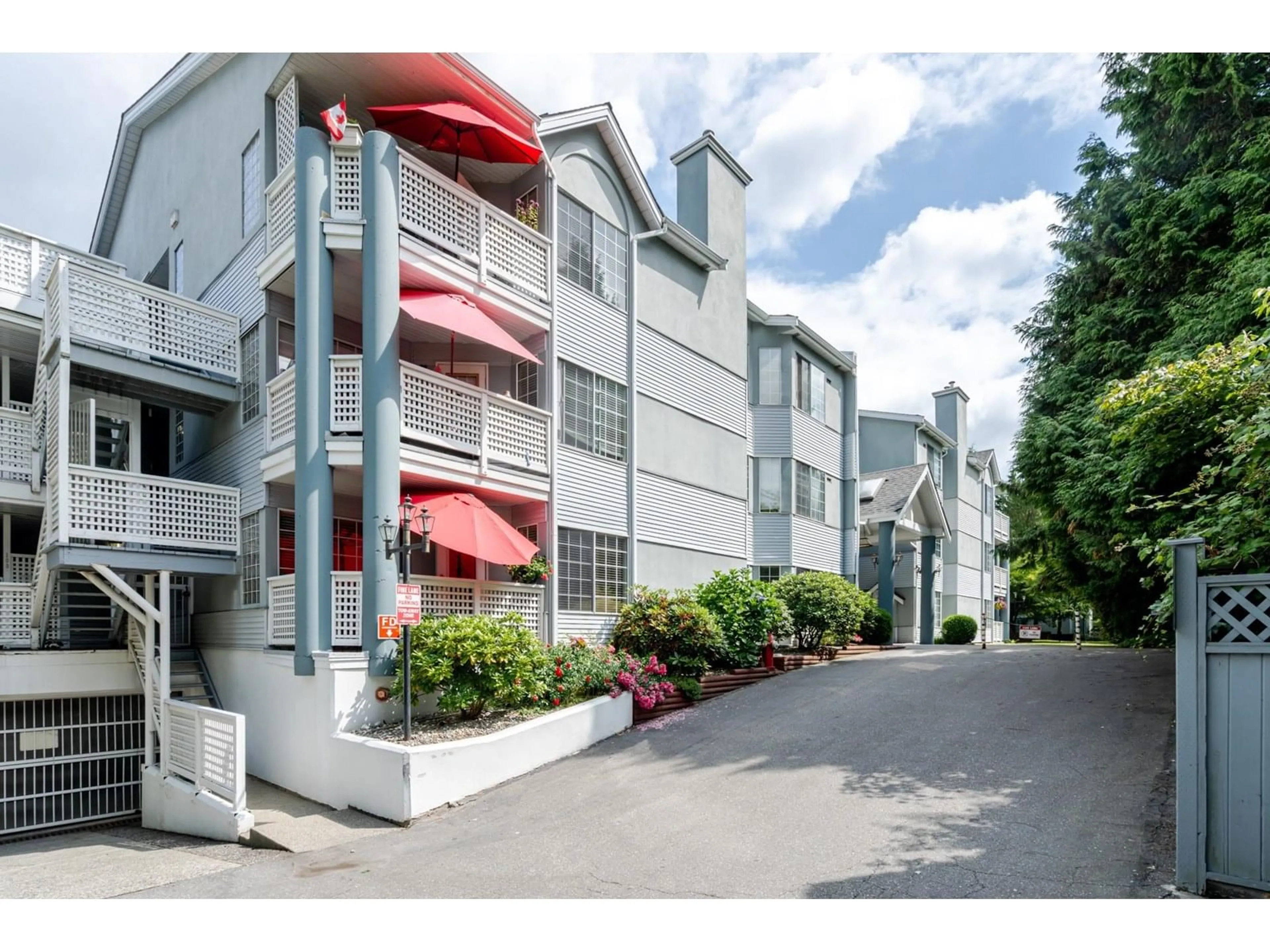 Patio, street for 201 - 13910 101, Surrey British Columbia V3T1L6