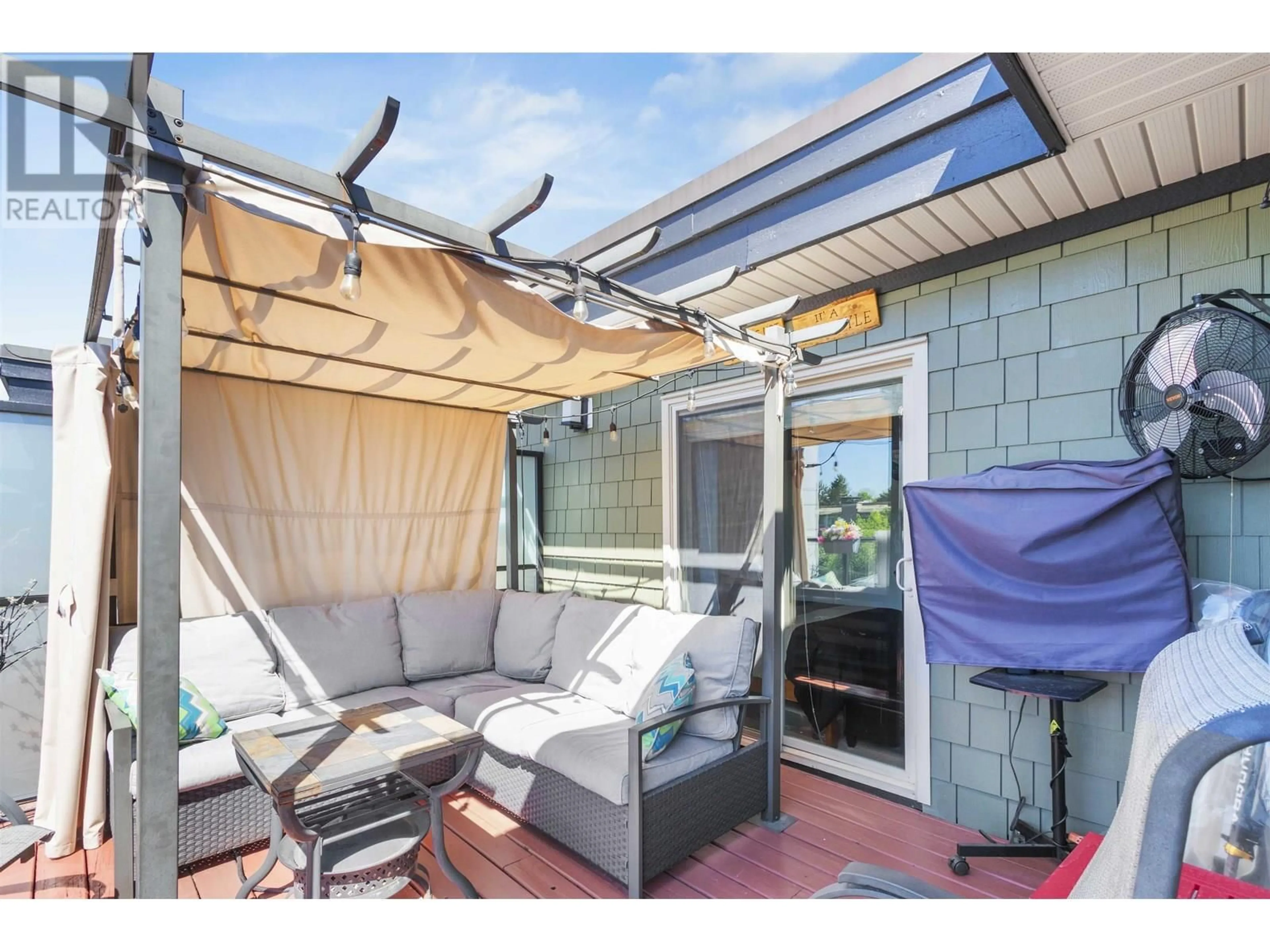 Patio, street for 404 - 2460 KELLY AVENUE, Port Coquitlam British Columbia V3C0E3