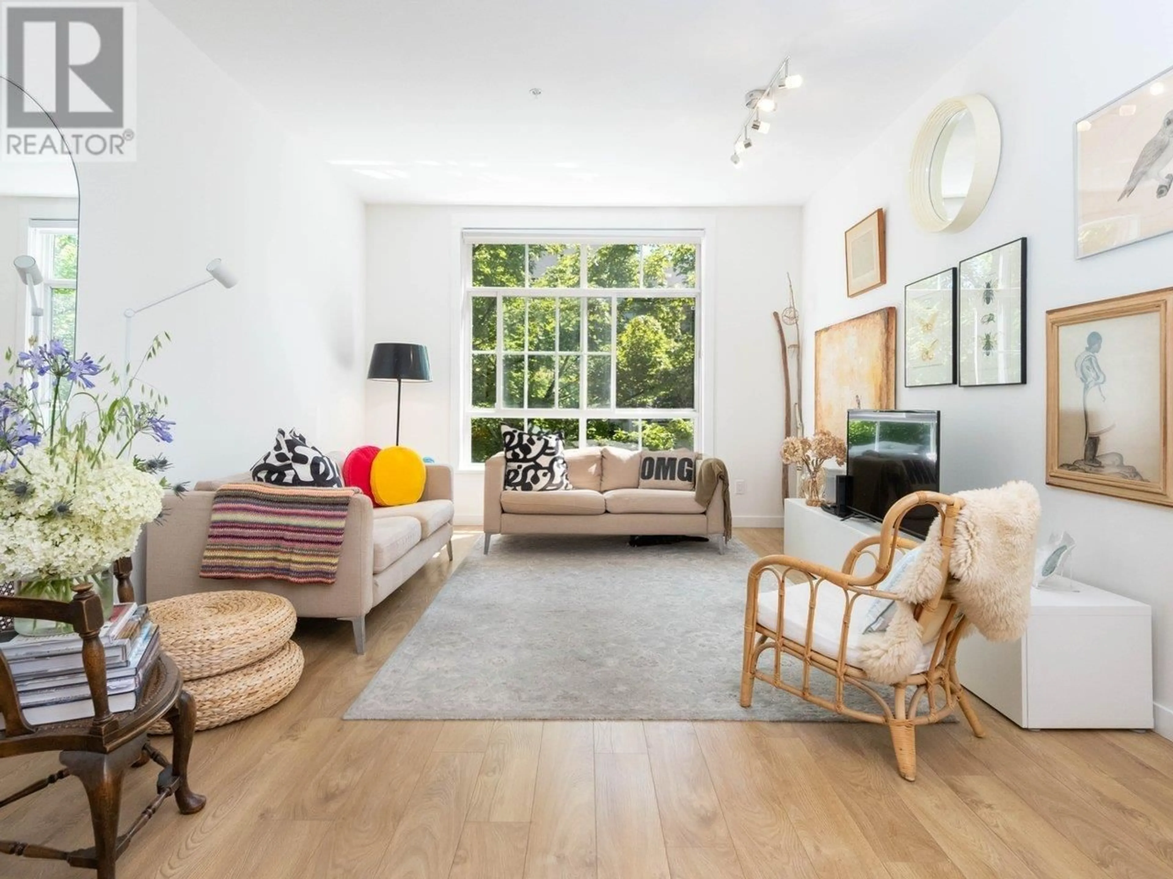 Living room with furniture, unknown for 6 - 10973 BARNSTON VIEW ROAD, Pitt Meadows British Columbia V3Y0B8