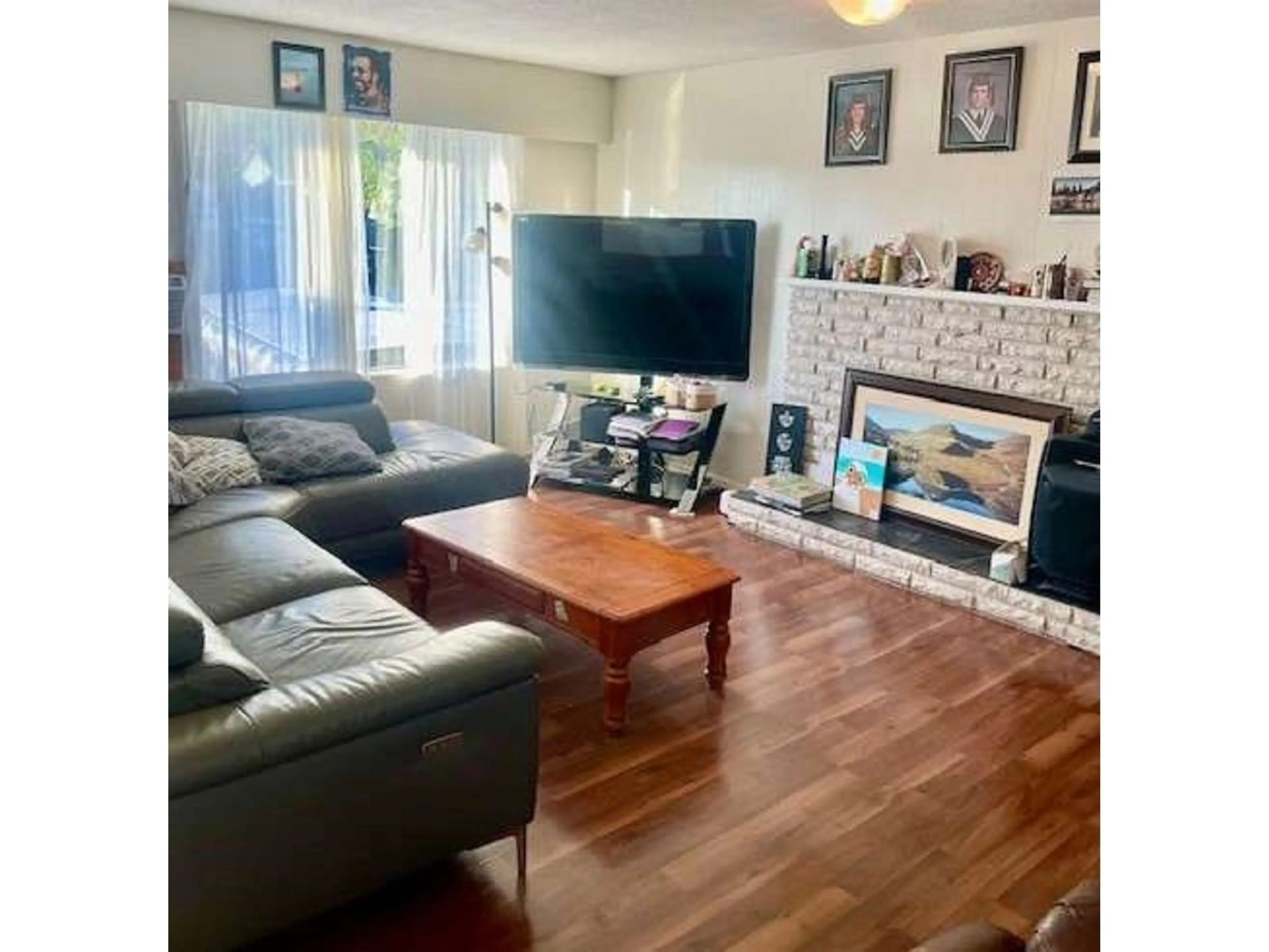 Living room with furniture, unknown for 31962 HILLCREST, Mission British Columbia V2V1K9