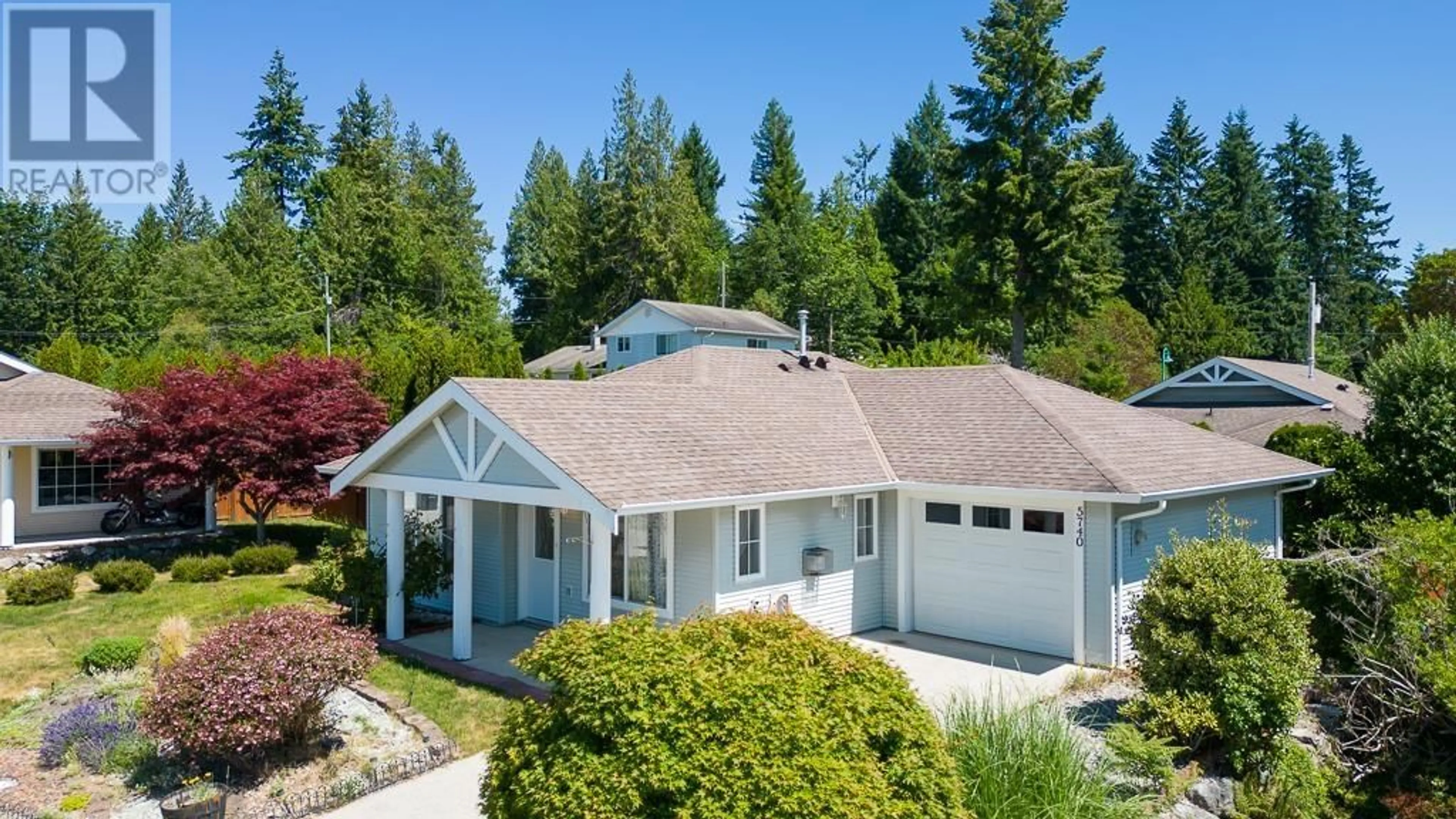 Home with vinyl exterior material, water/lake/river/ocean view for 5740 EMILY WAY, Sechelt British Columbia V7Z0N5