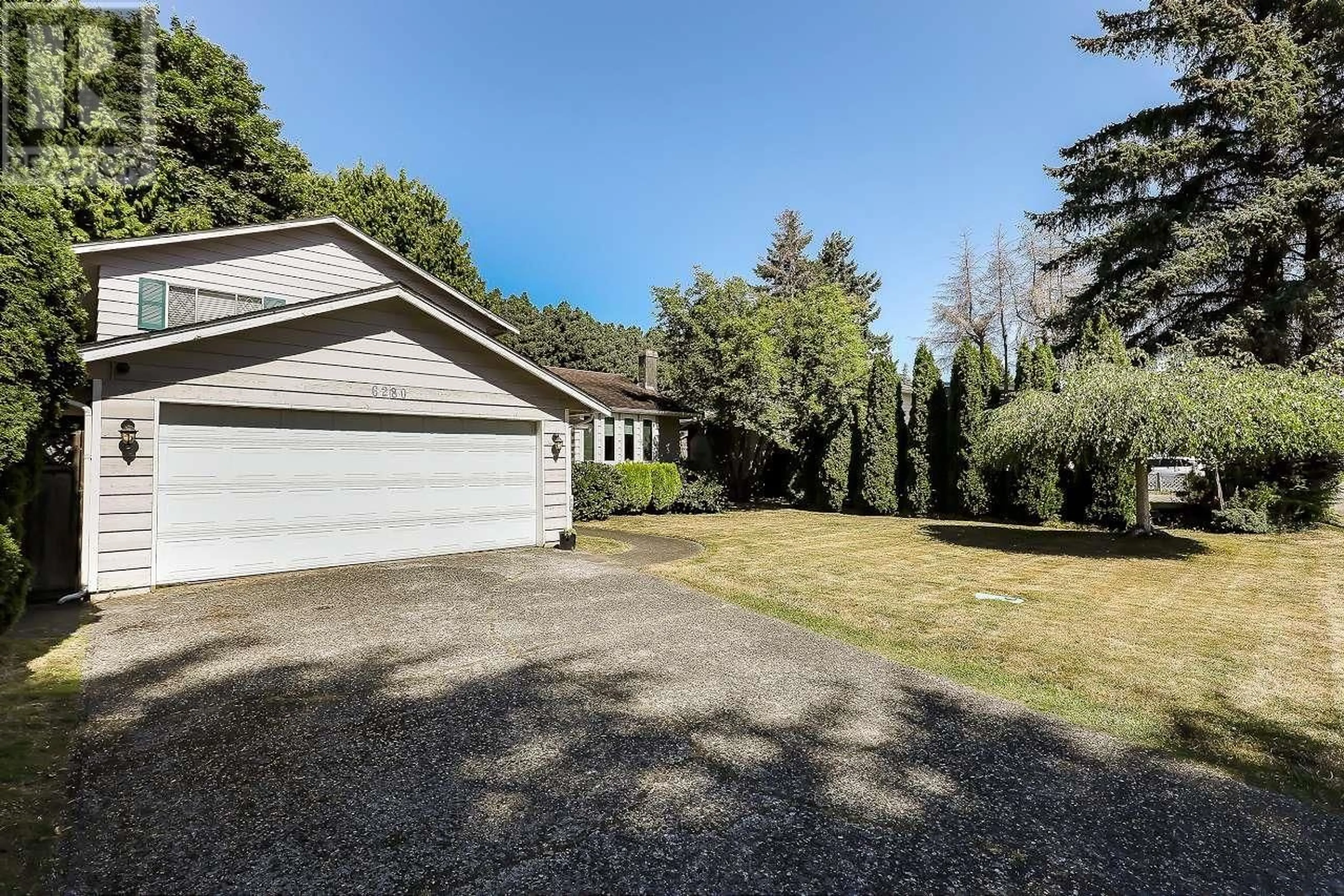 A pic from outside/outdoor area/front of a property/back of a property/a pic from drone, street for 6280 YEATS CRESCENT, Richmond British Columbia V7E4C9