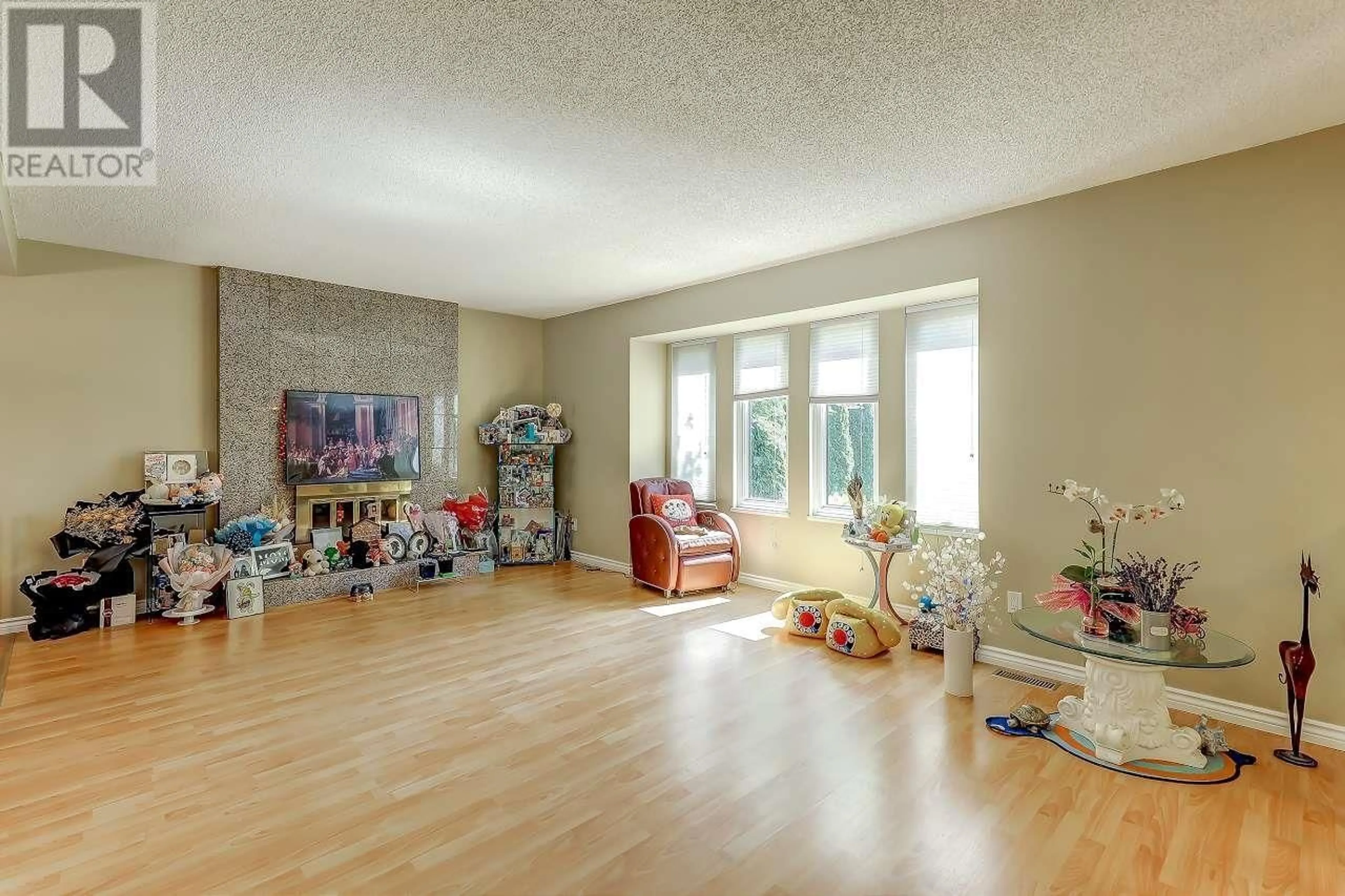 Living room with furniture, unknown for 6280 YEATS CRESCENT, Richmond British Columbia V7E4C9