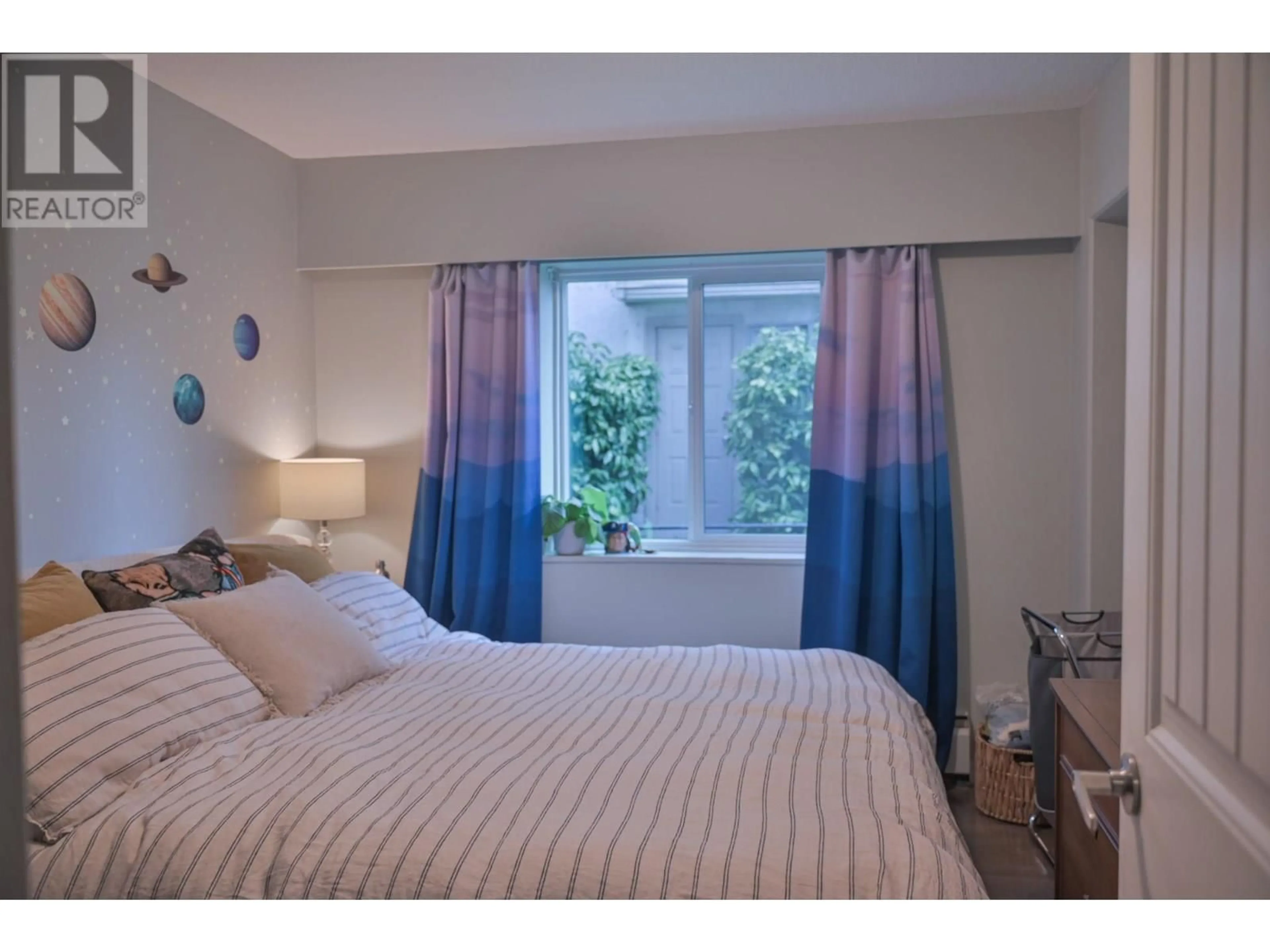 Bedroom with bed, unknown for 207 - 2025 2ND AVENUE, Vancouver British Columbia V6J1J6