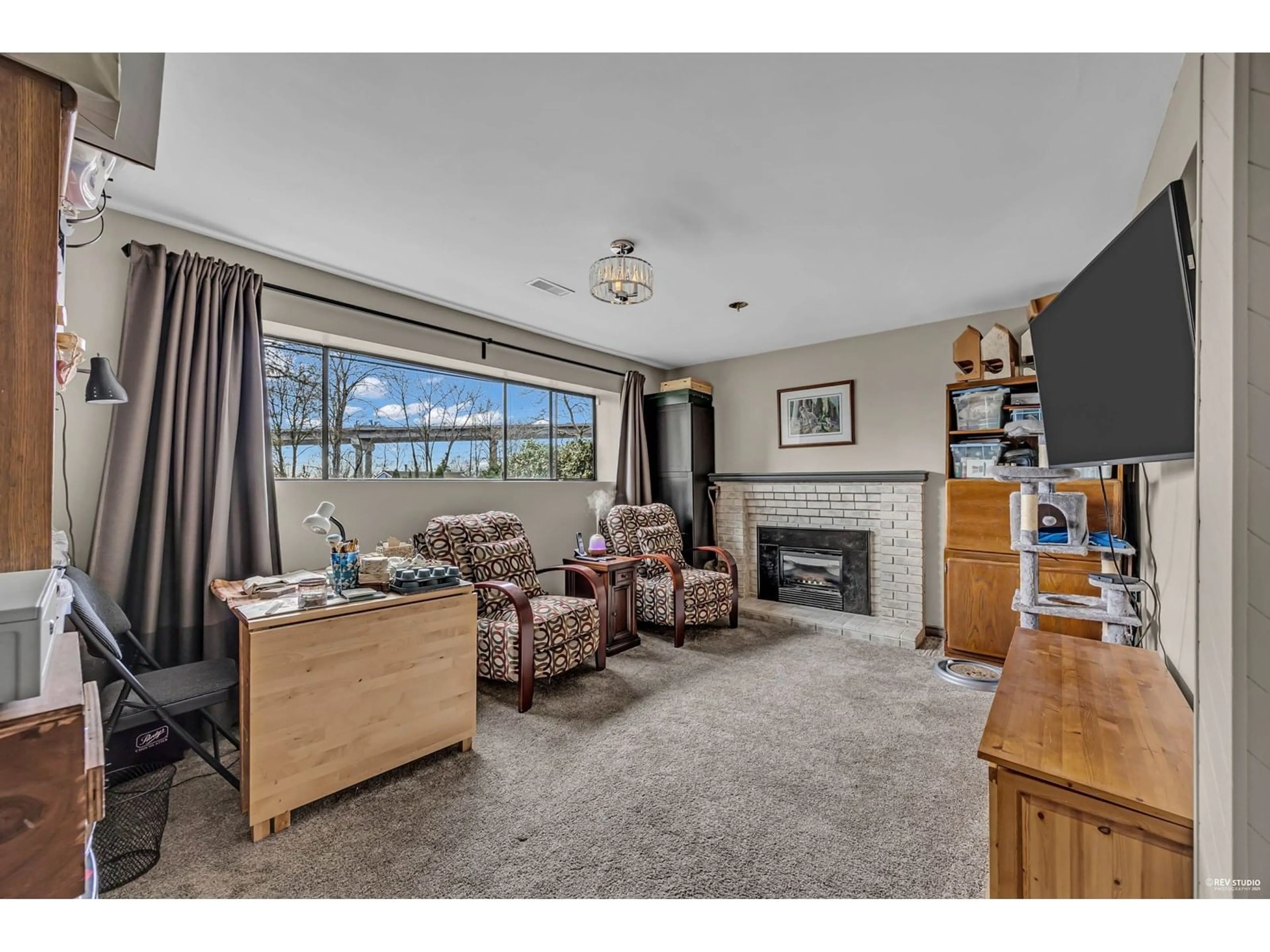 Living room with furniture, unknown for 8290 SHEAVES, Delta British Columbia V4C3W9
