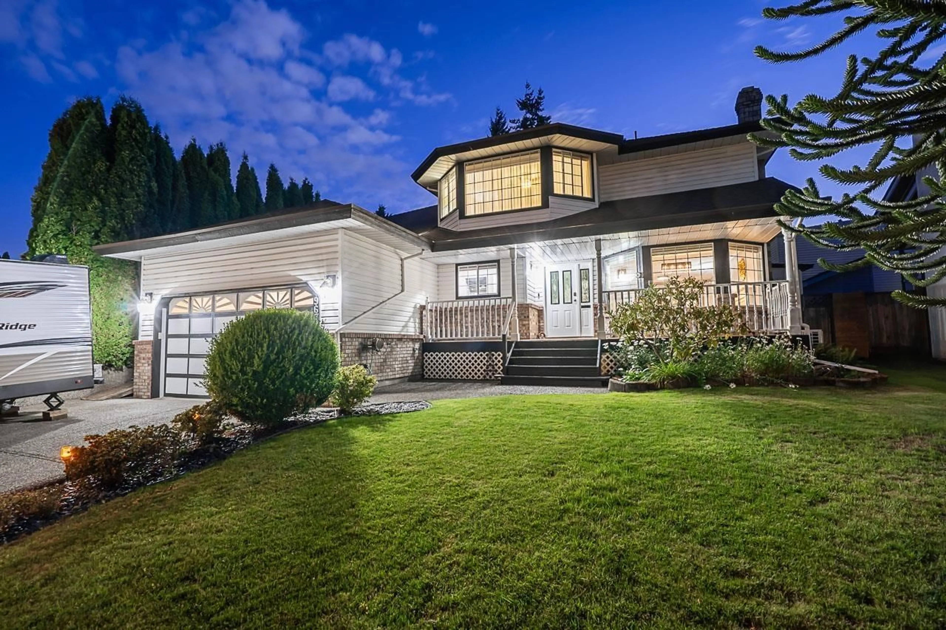 Home with vinyl exterior material, unknown for 9679 157B, Surrey British Columbia V4N2T3