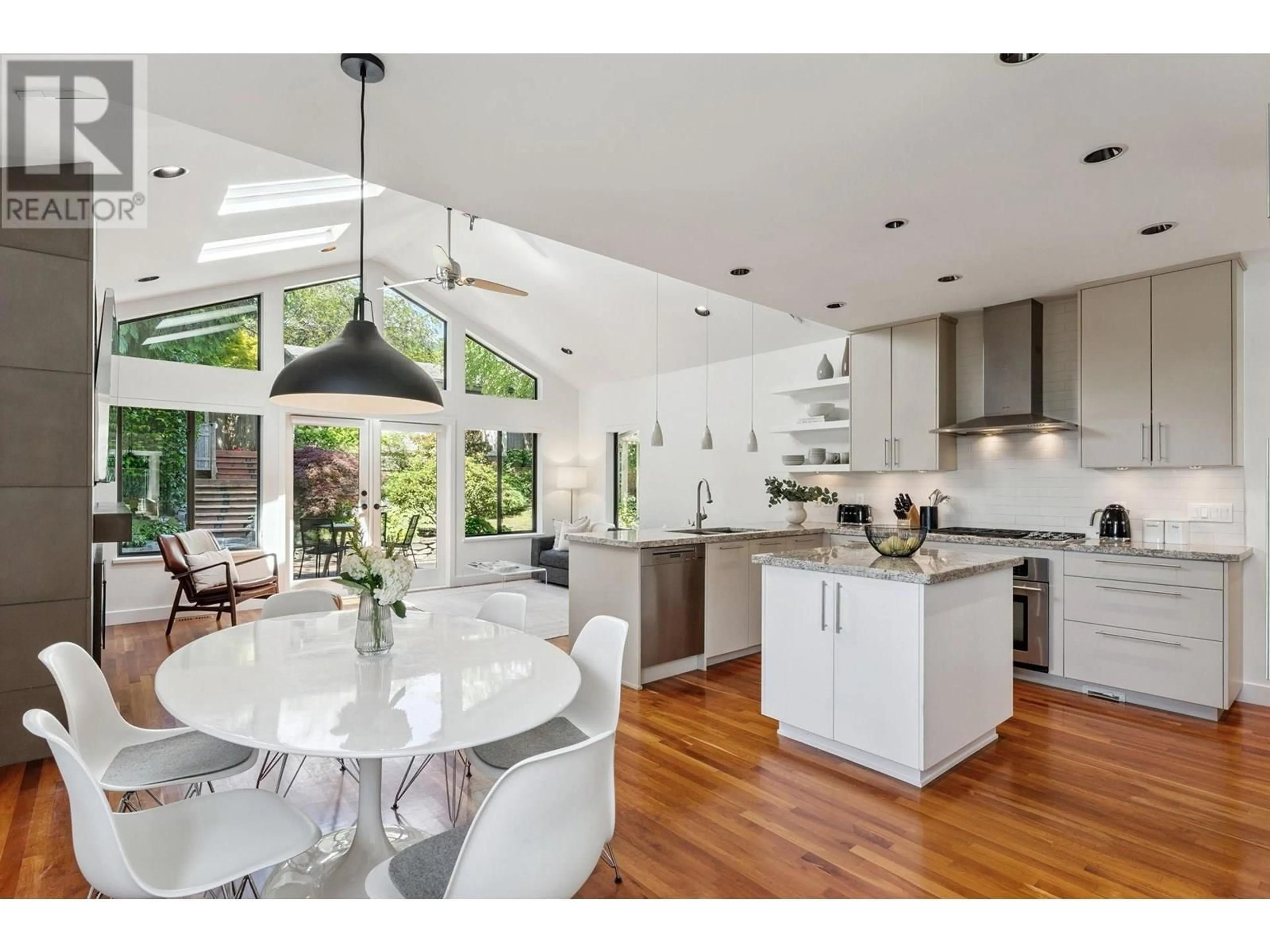 Open concept kitchen, unknown for 186 KINGS ROAD, North Vancouver British Columbia V7N2L8