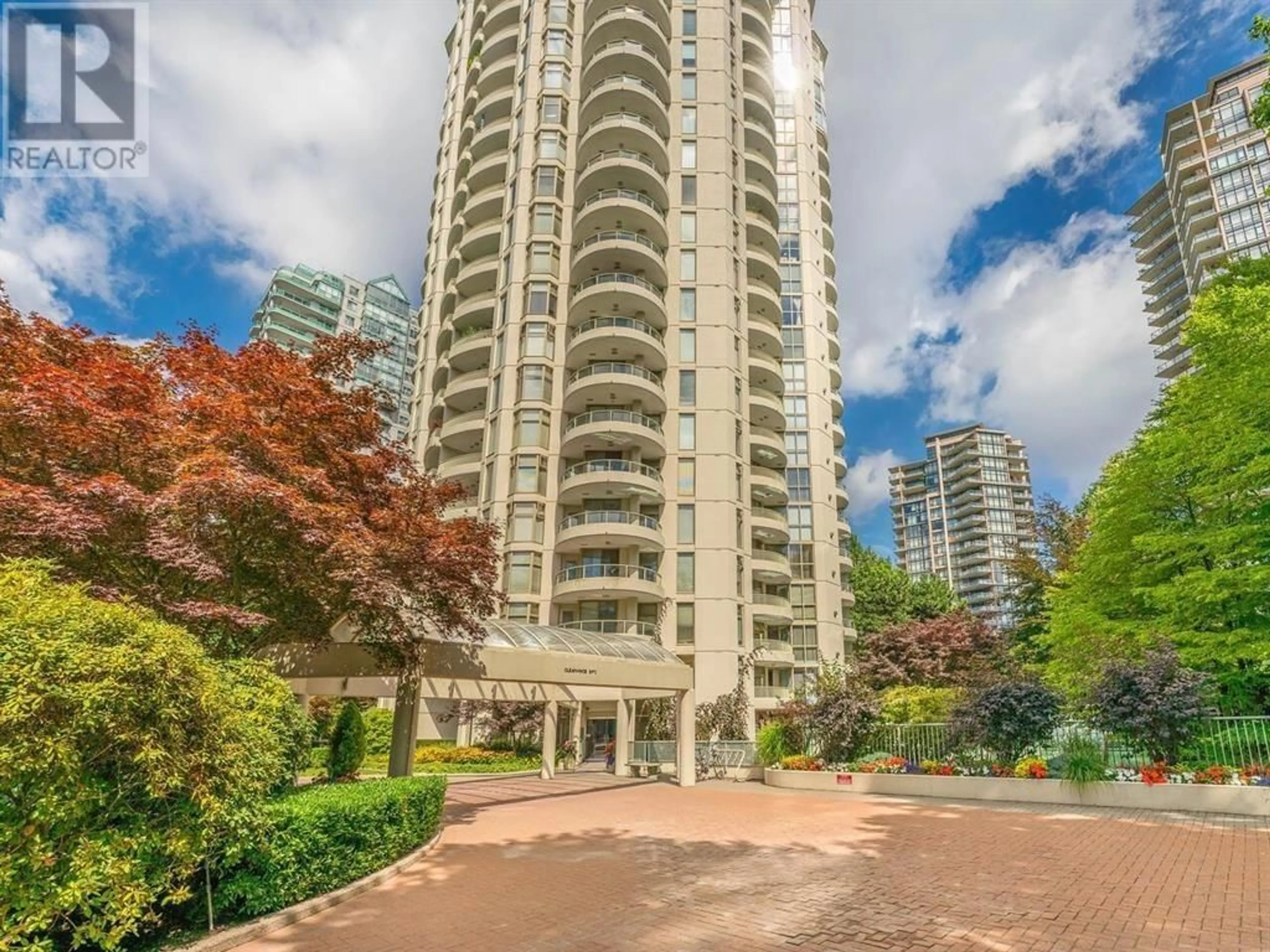 A pic from outside/outdoor area/front of a property/back of a property/a pic from drone, unknown for 1101 - 6188 PATTERSON AVENUE, Burnaby British Columbia V5H2N1