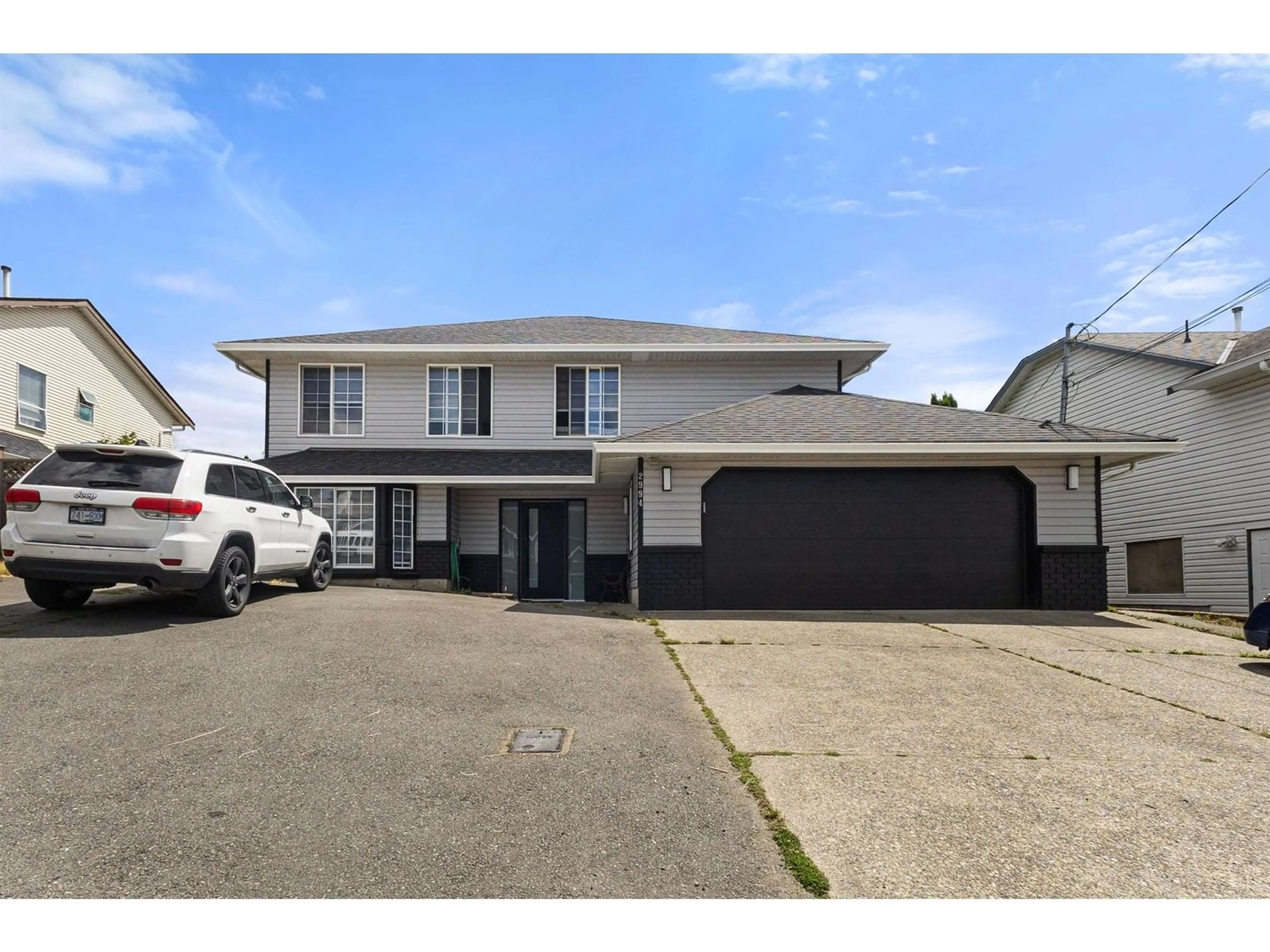 A pic from outside/outdoor area/front of a property/back of a property/a pic from drone, street for 2994 - TOWNLINE, Abbotsford British Columbia V2T5H5
