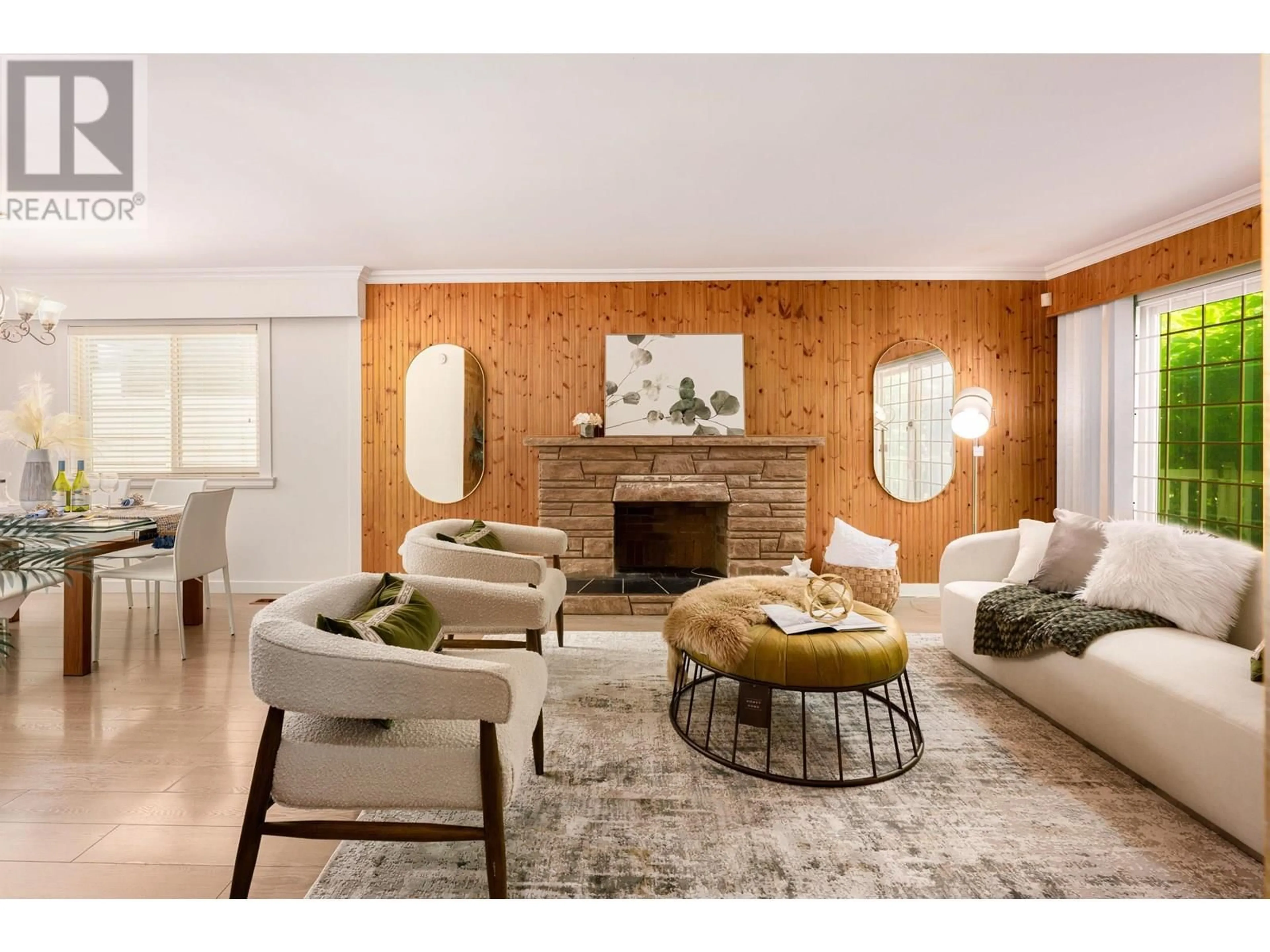 Living room with furniture, wood/laminate floor for 8119 CARTIER STREET, Vancouver British Columbia V6P4T6