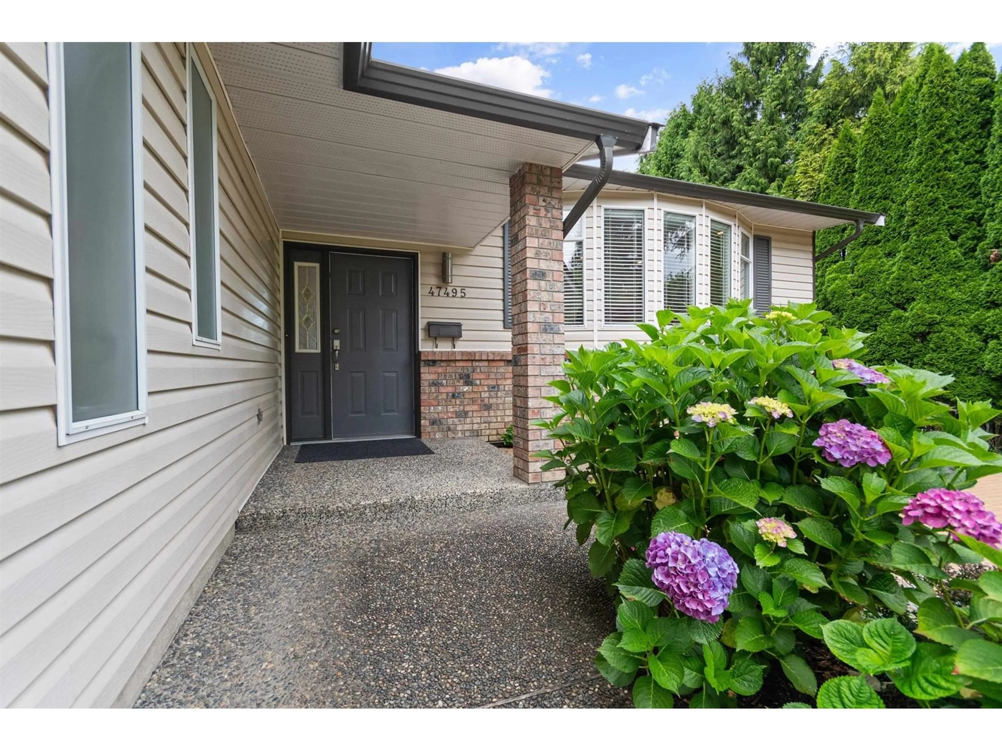 Indoor entryway for 47495 SWALLOW CRESCENT, Chilliwack British Columbia V2P7P8