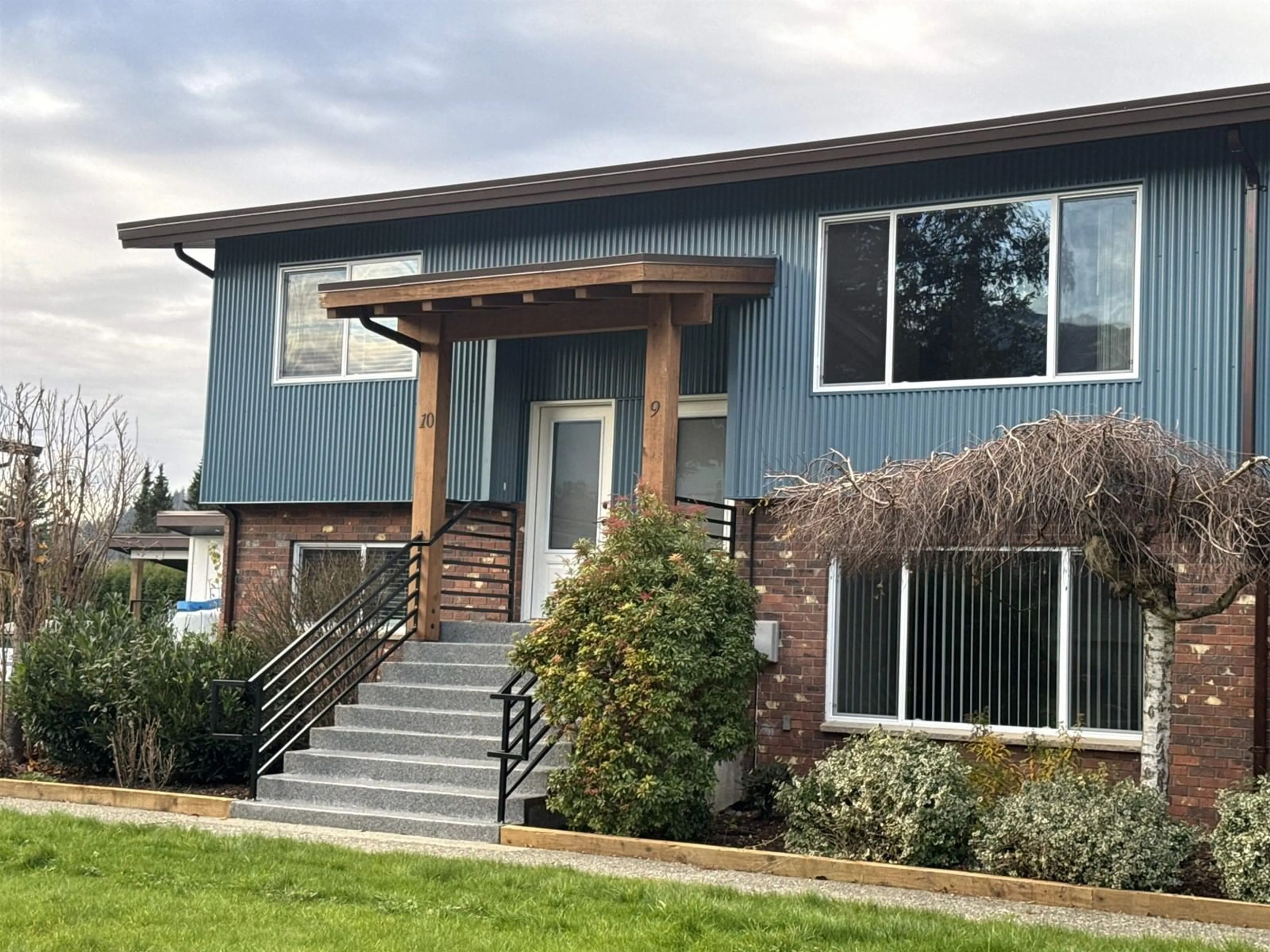 Home with vinyl exterior material, unknown for 10 - 1725 BEAMAN DRIVE, Agassiz British Columbia V0M1A3