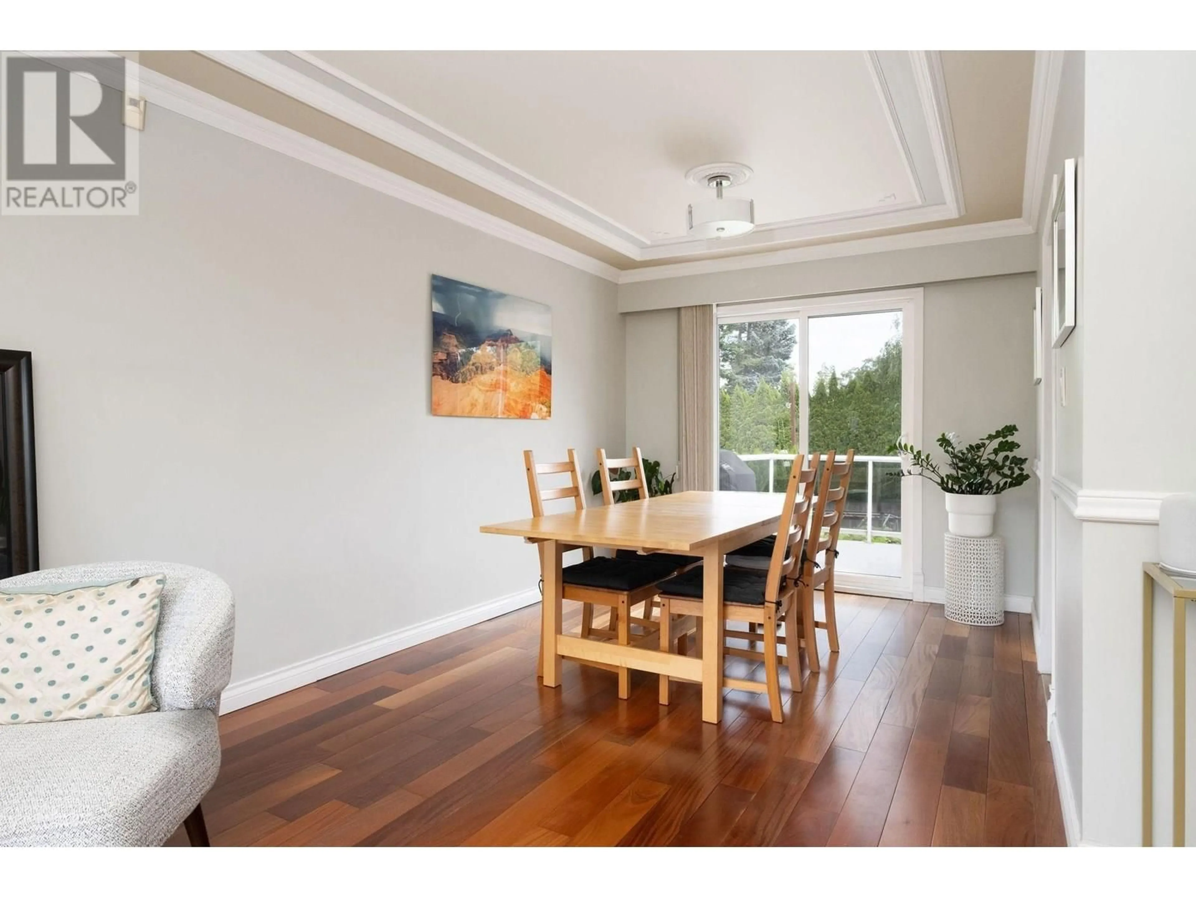 Dining room, wood/laminate floor for 4842 ROYAL OAK AVENUE, Burnaby British Columbia V5G3M7
