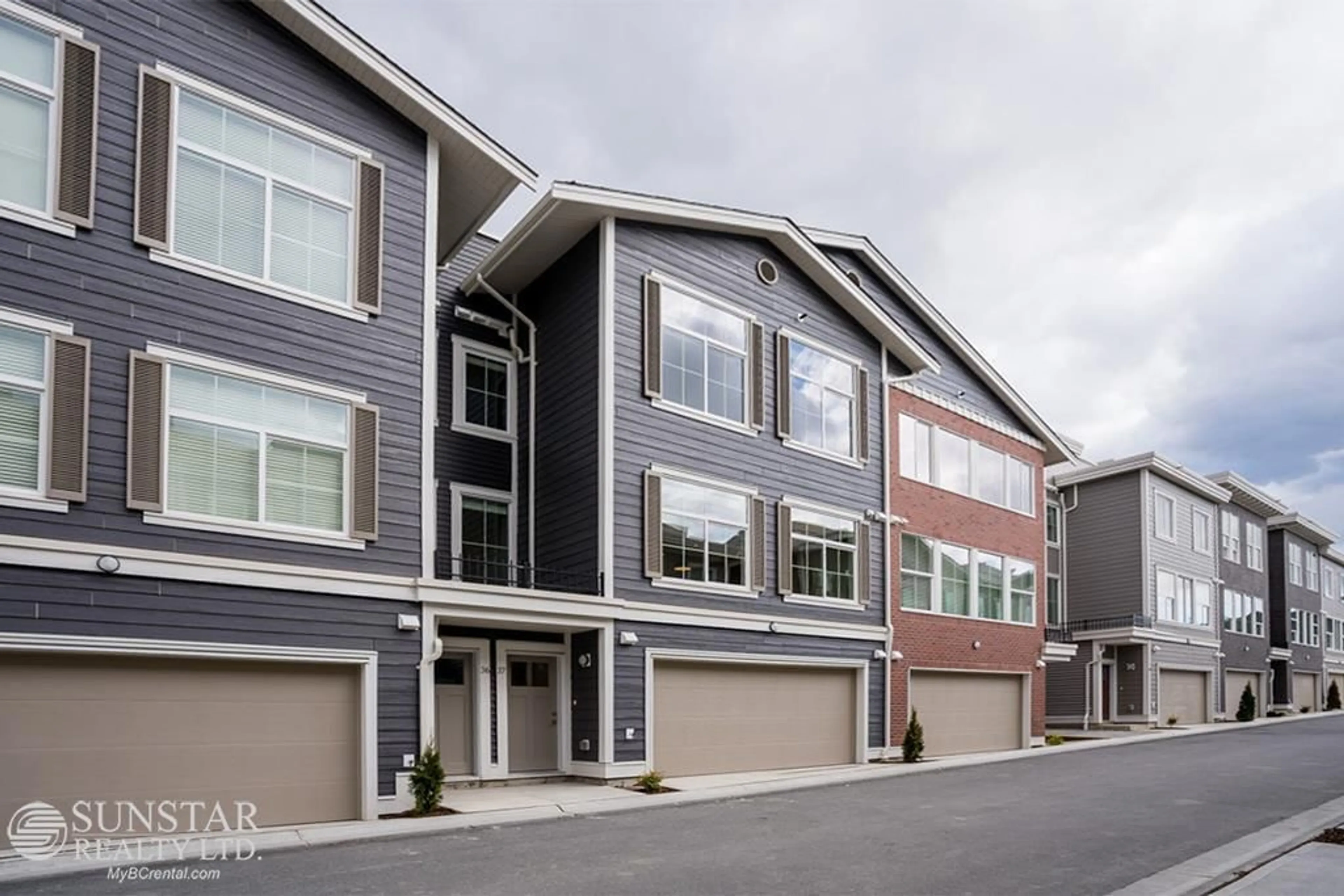 Home with vinyl exterior material, street for 37 - 8371 202B, Langley British Columbia V2Y4K6