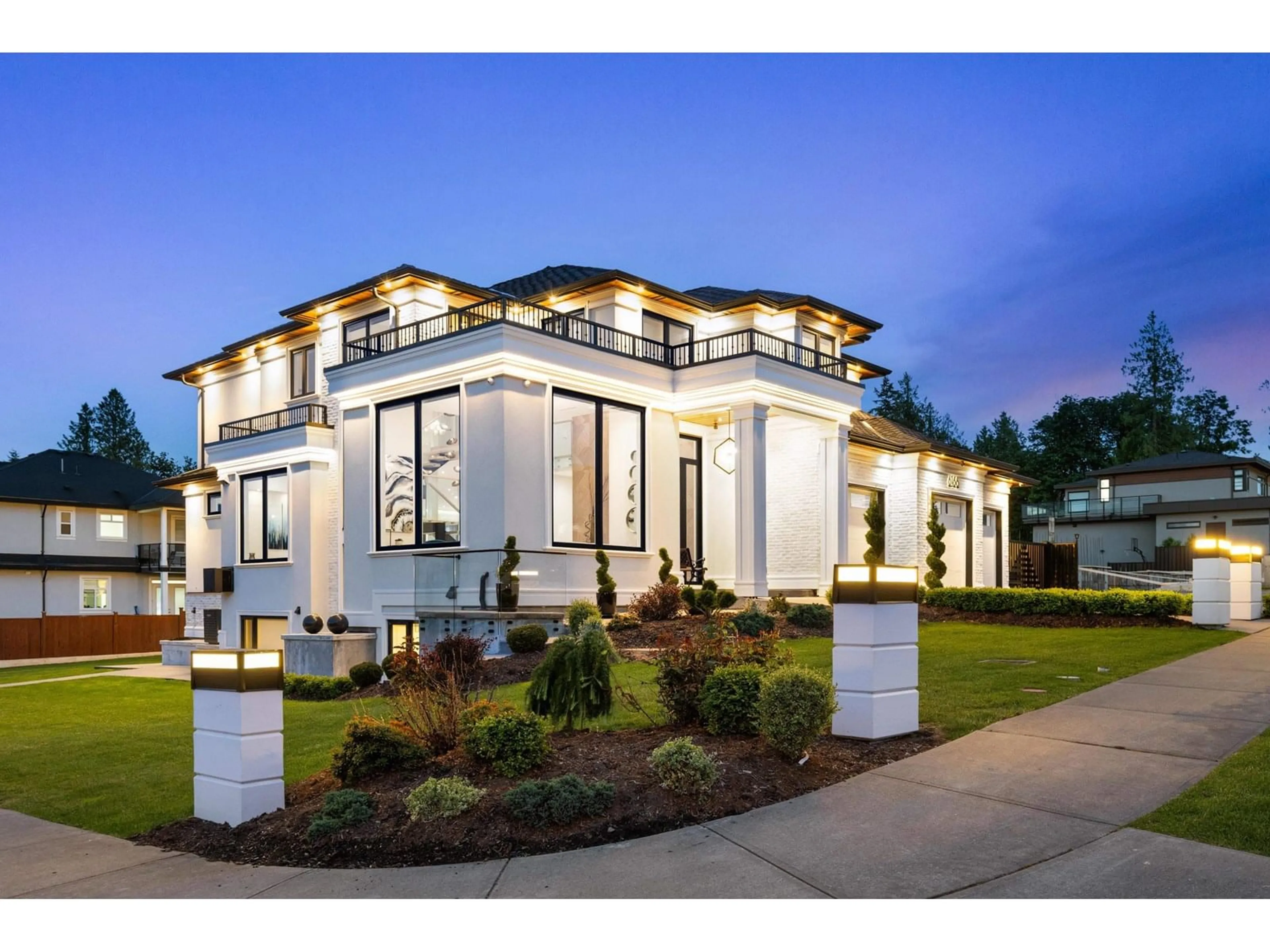 Home with vinyl exterior material, street for 6166 152A, Surrey British Columbia V3S1E7