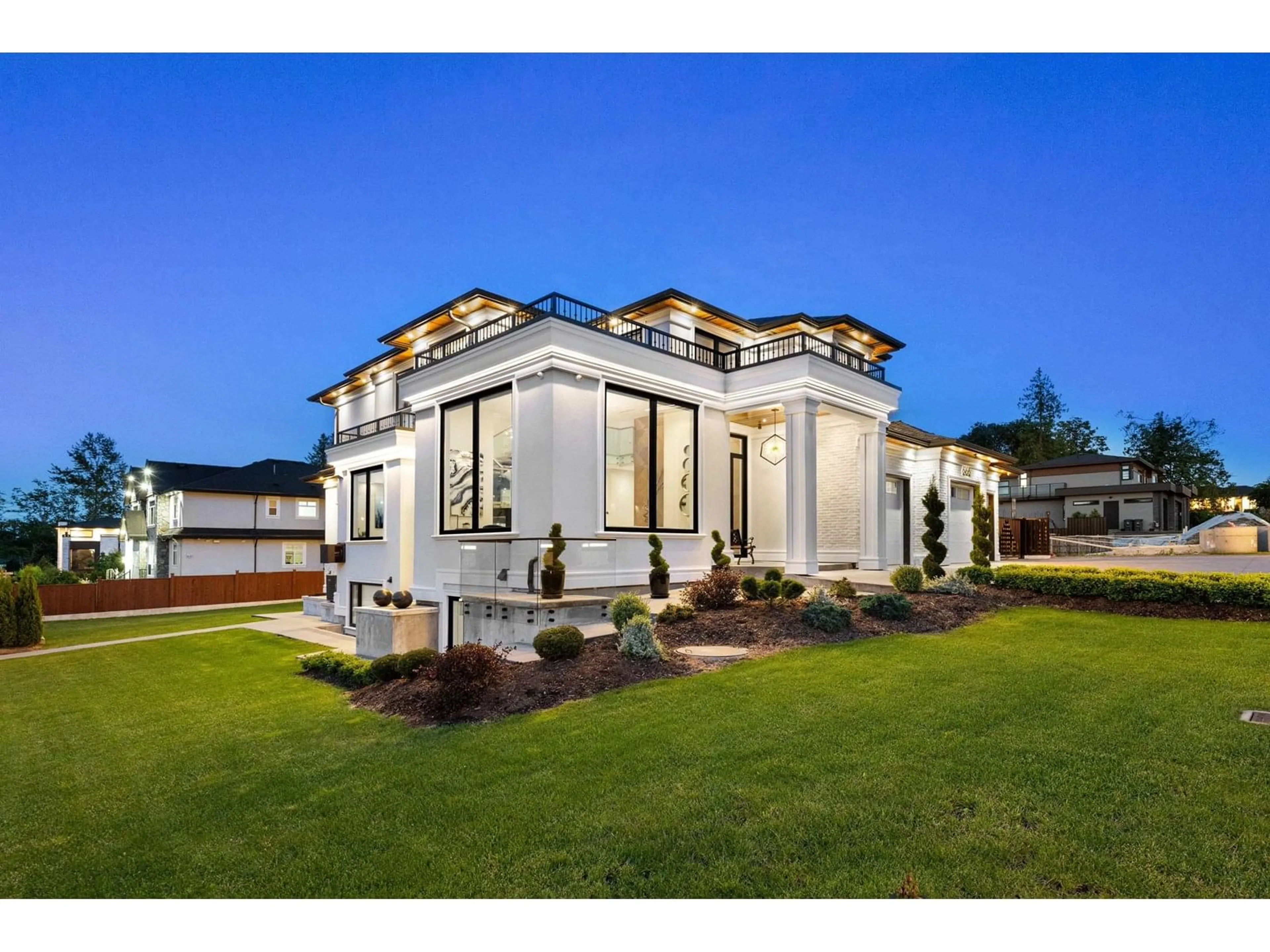 Home with vinyl exterior material, unknown for 6166 152A, Surrey British Columbia V3S1E7
