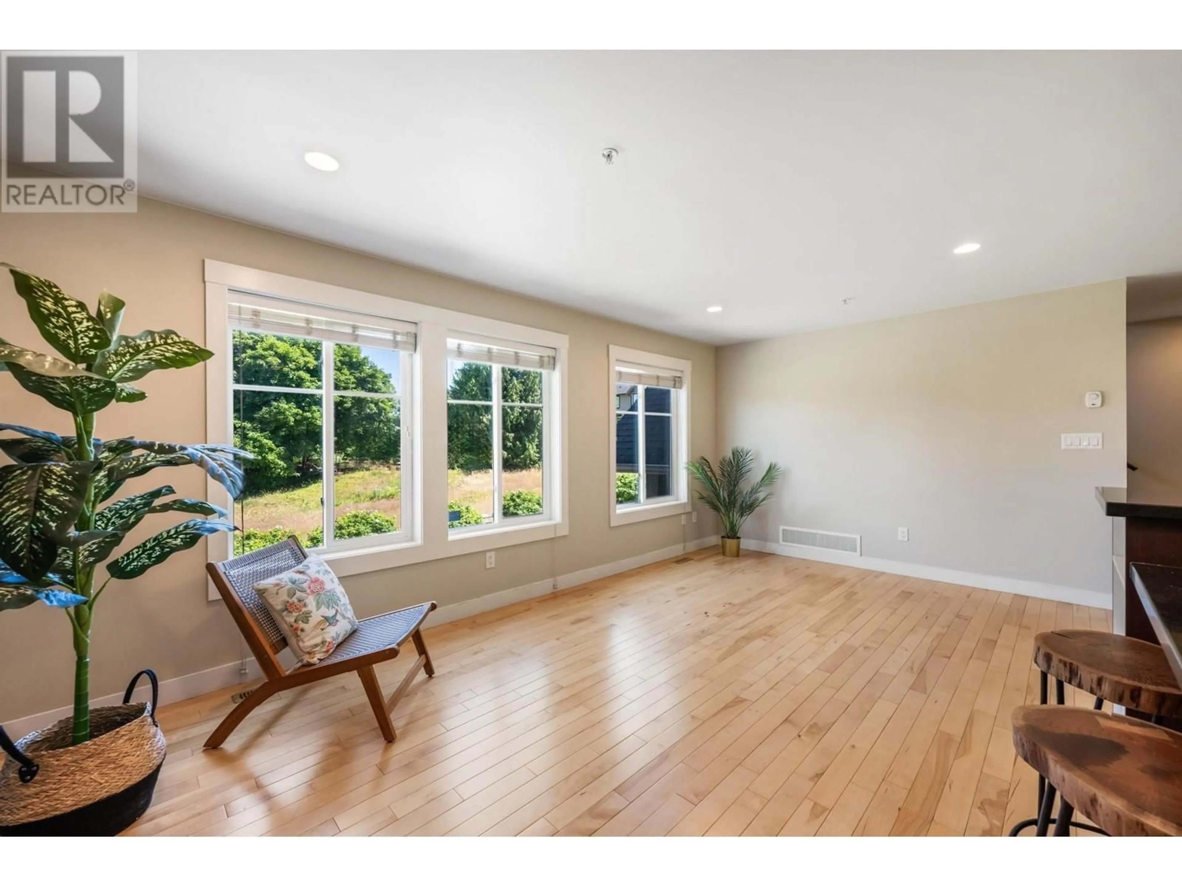 Unknown for 7 - 22206 124 AVENUE, Maple Ridge British Columbia V2X8X1