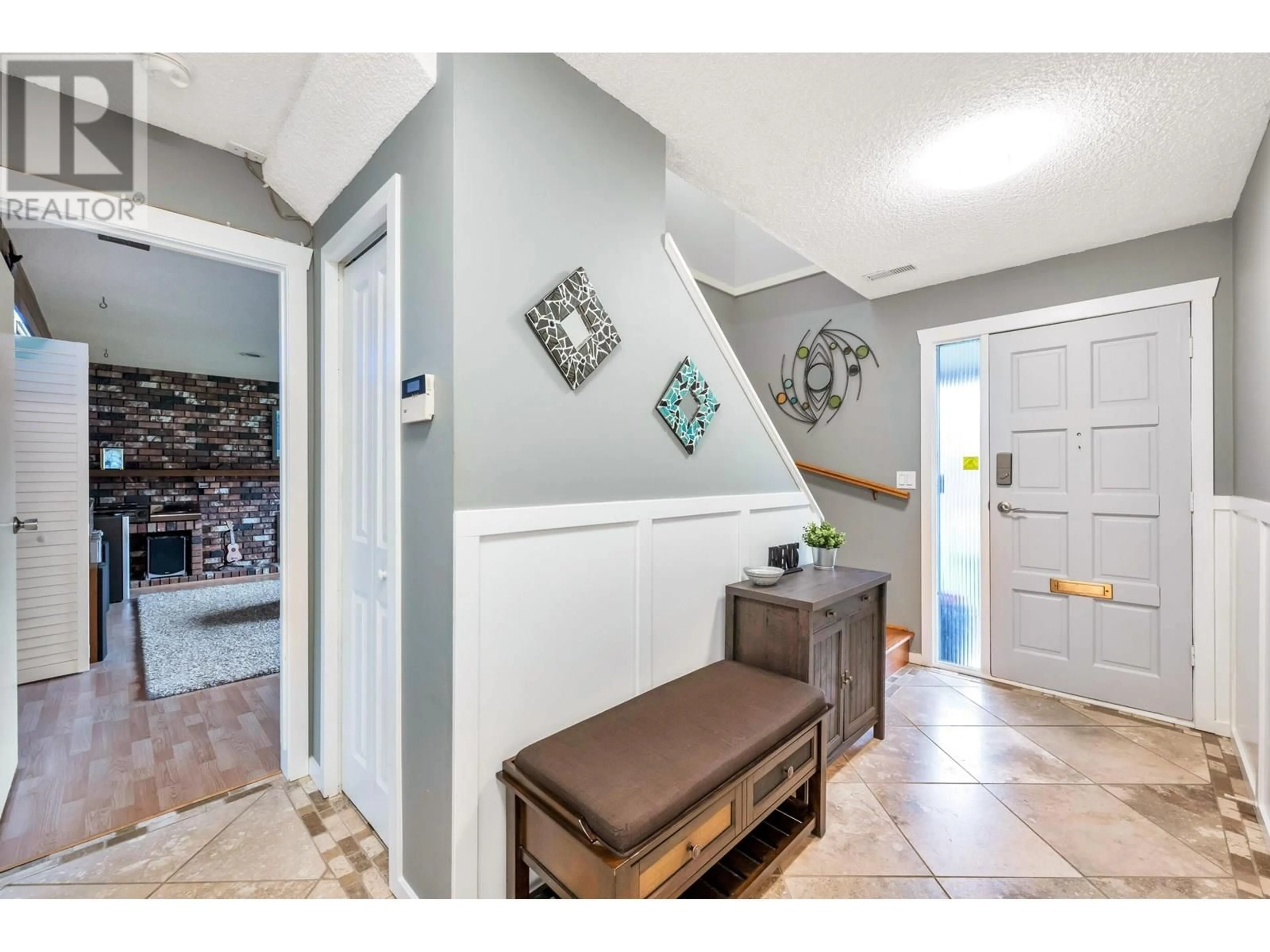 Indoor entryway for 3138 PLIMSOLL STREET, Coquitlam British Columbia V3C3X6