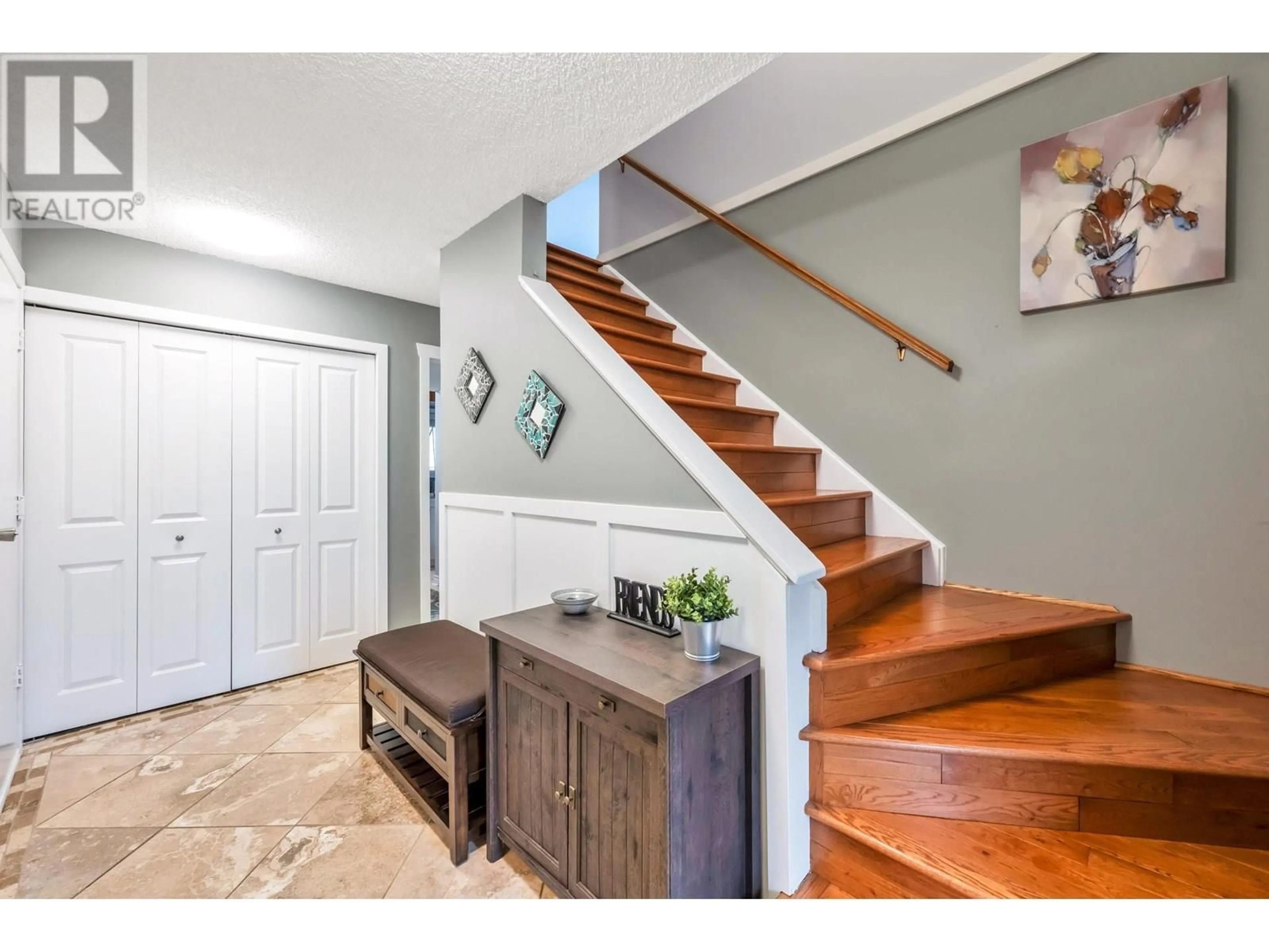 Indoor entryway for 3138 PLIMSOLL STREET, Coquitlam British Columbia V3C3X6