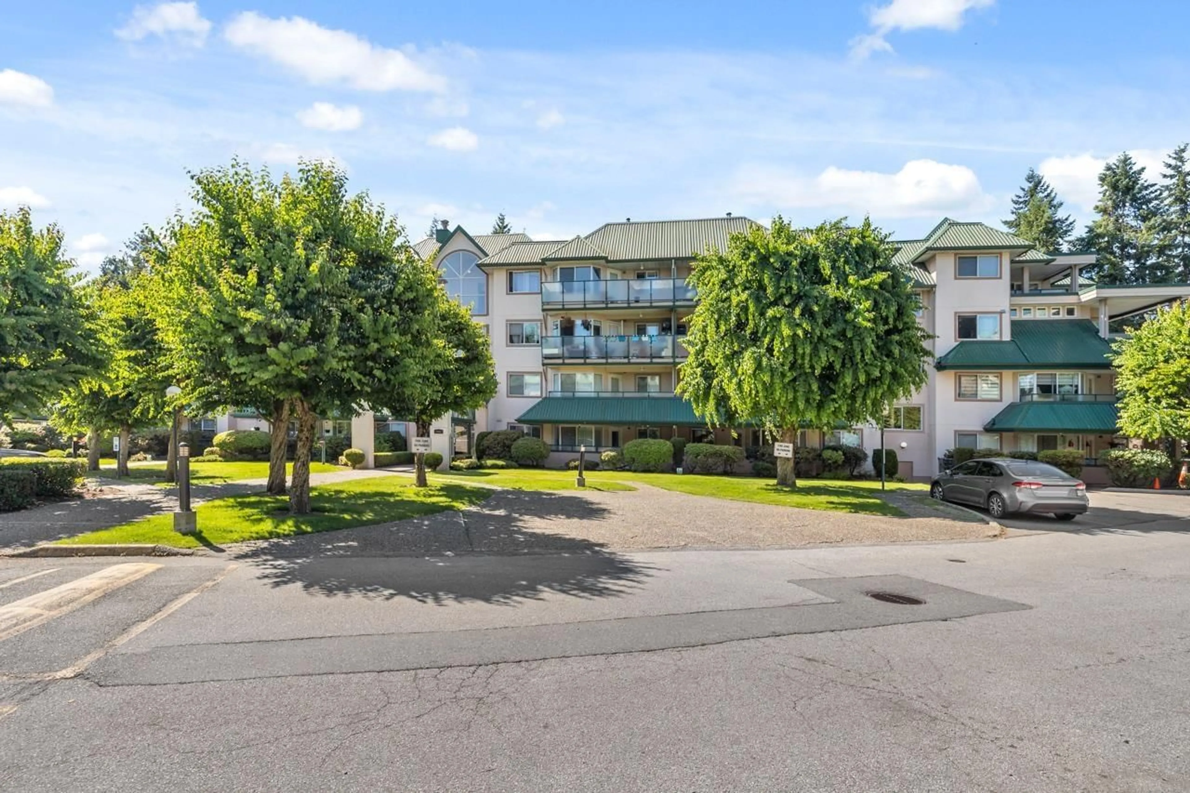 A pic from outside/outdoor area/front of a property/back of a property/a pic from drone, unknown for 310 - 2958 TRETHEWEY, Abbotsford British Columbia V2T6P6