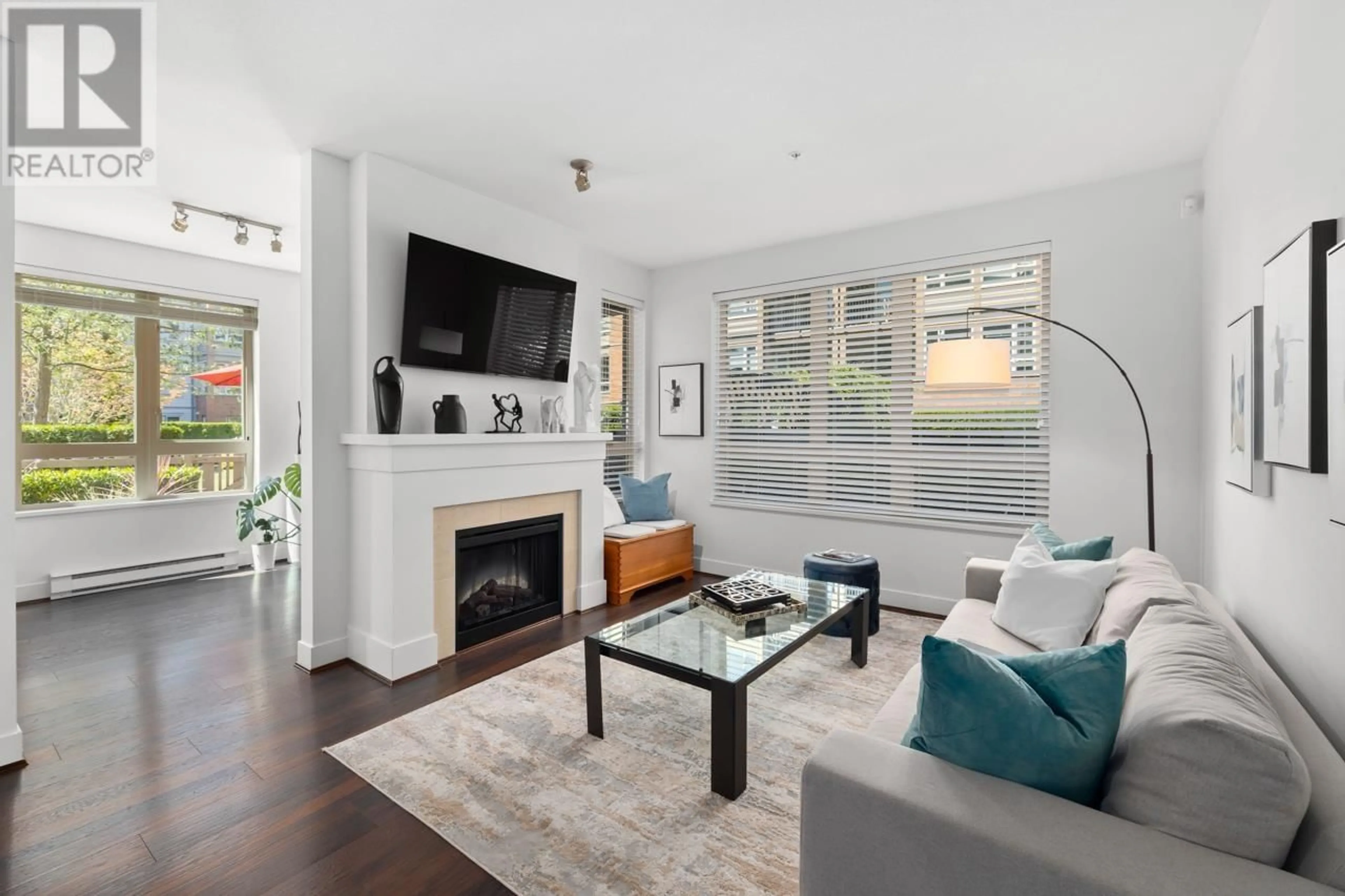 Living room with furniture, unknown for 110 - 2601 WHITELEY COURT, North Vancouver British Columbia V7J2R7