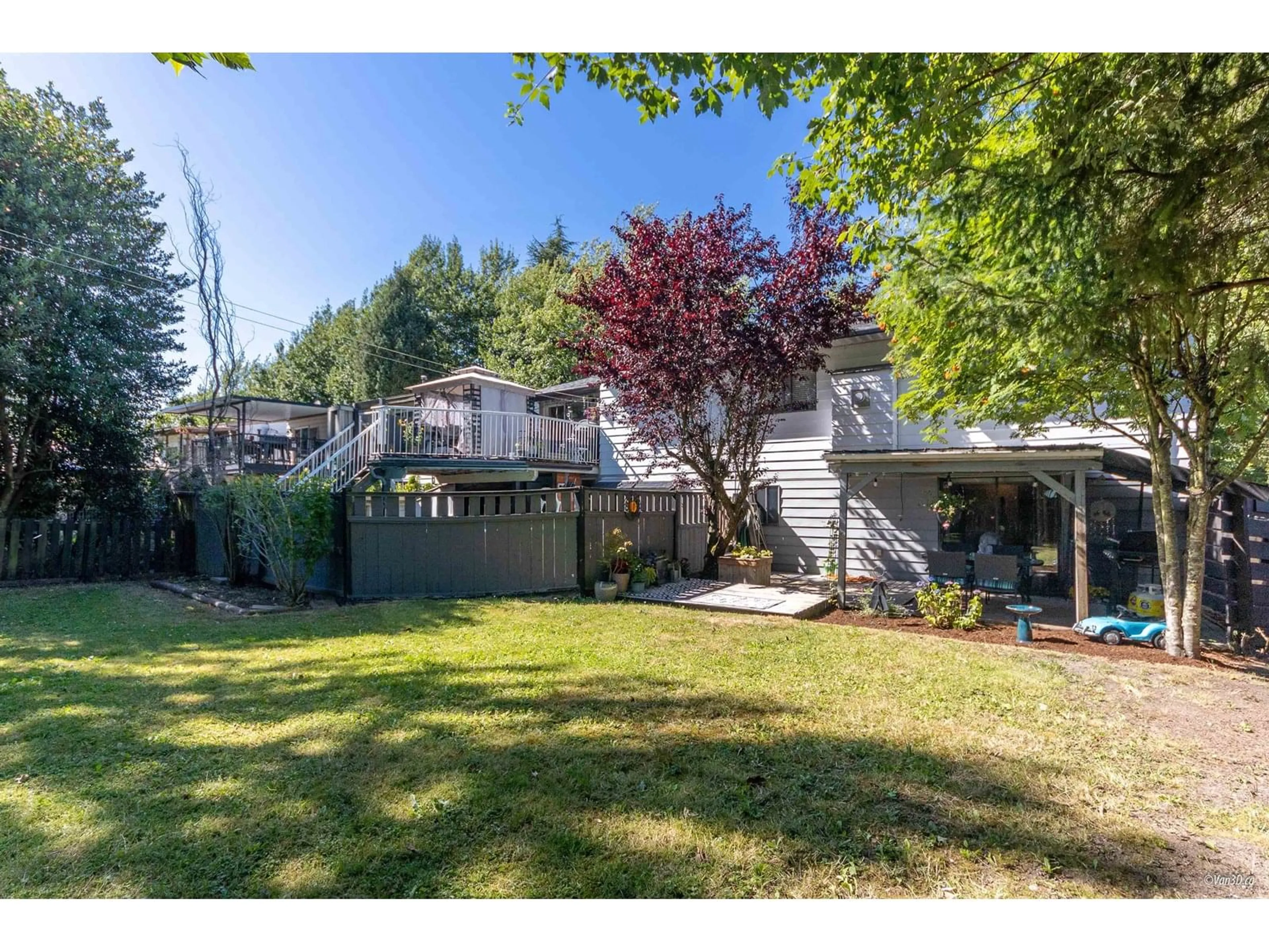 A pic from outside/outdoor area/front of a property/back of a property/a pic from drone, mountain view for 17368 62A, Surrey British Columbia V3S5J1