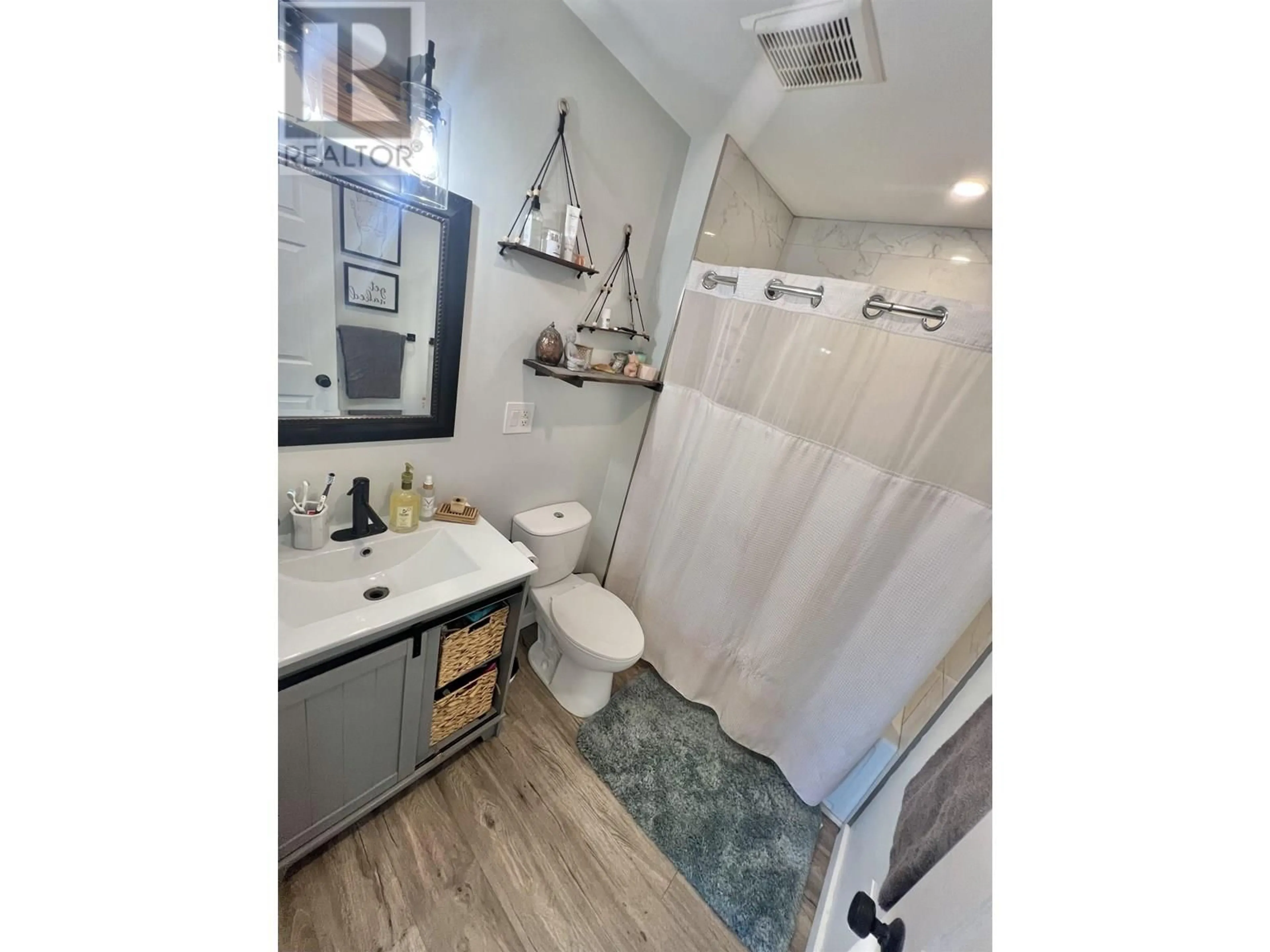 Standard bathroom, ceramic/tile floor for 1068 7 AVENUE, Prince Rupert British Columbia V8J4M9