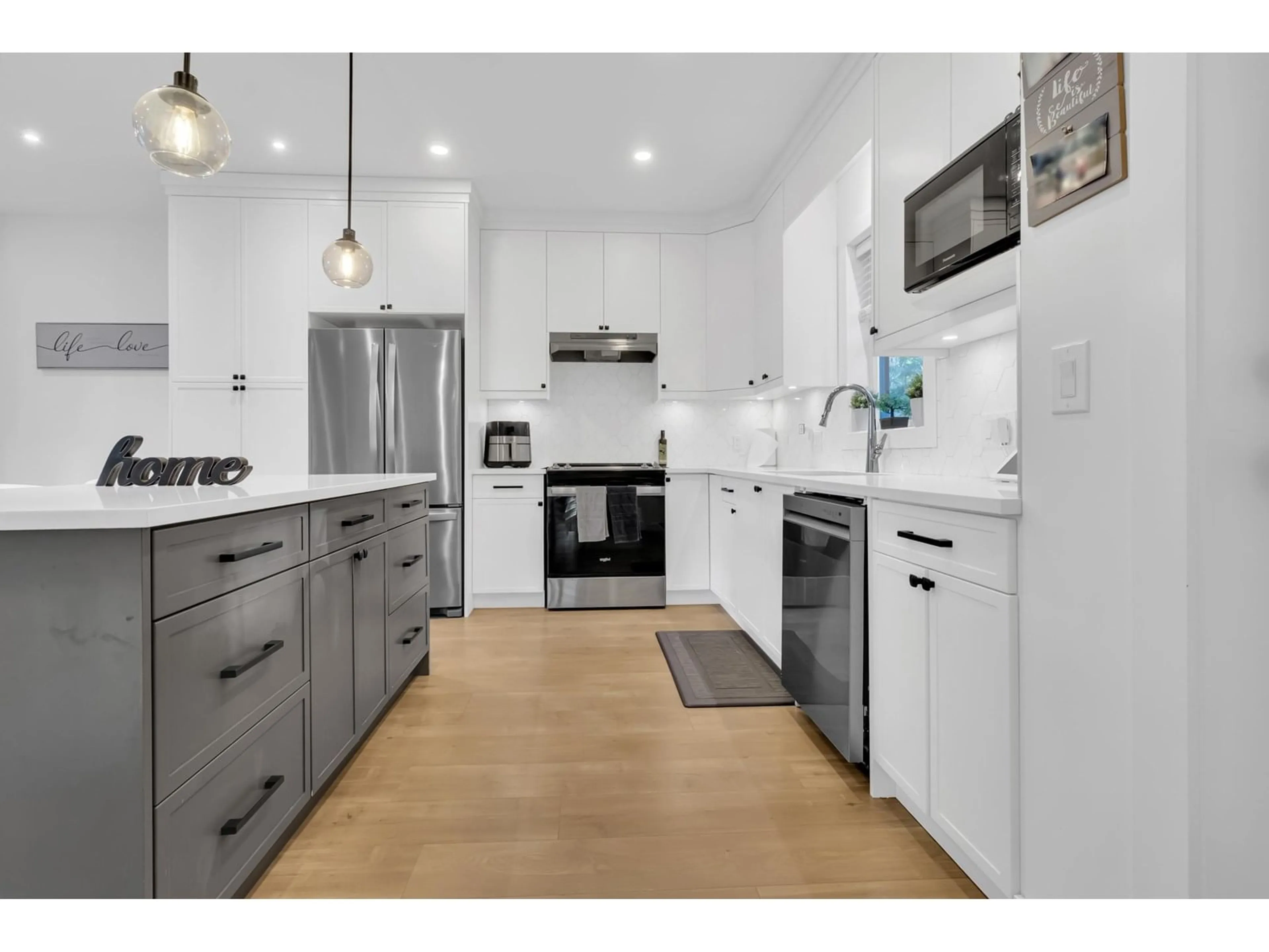 Open concept kitchen, unknown for 4 - 32970 TUNBRIDGE, Mission British Columbia V2V6X9