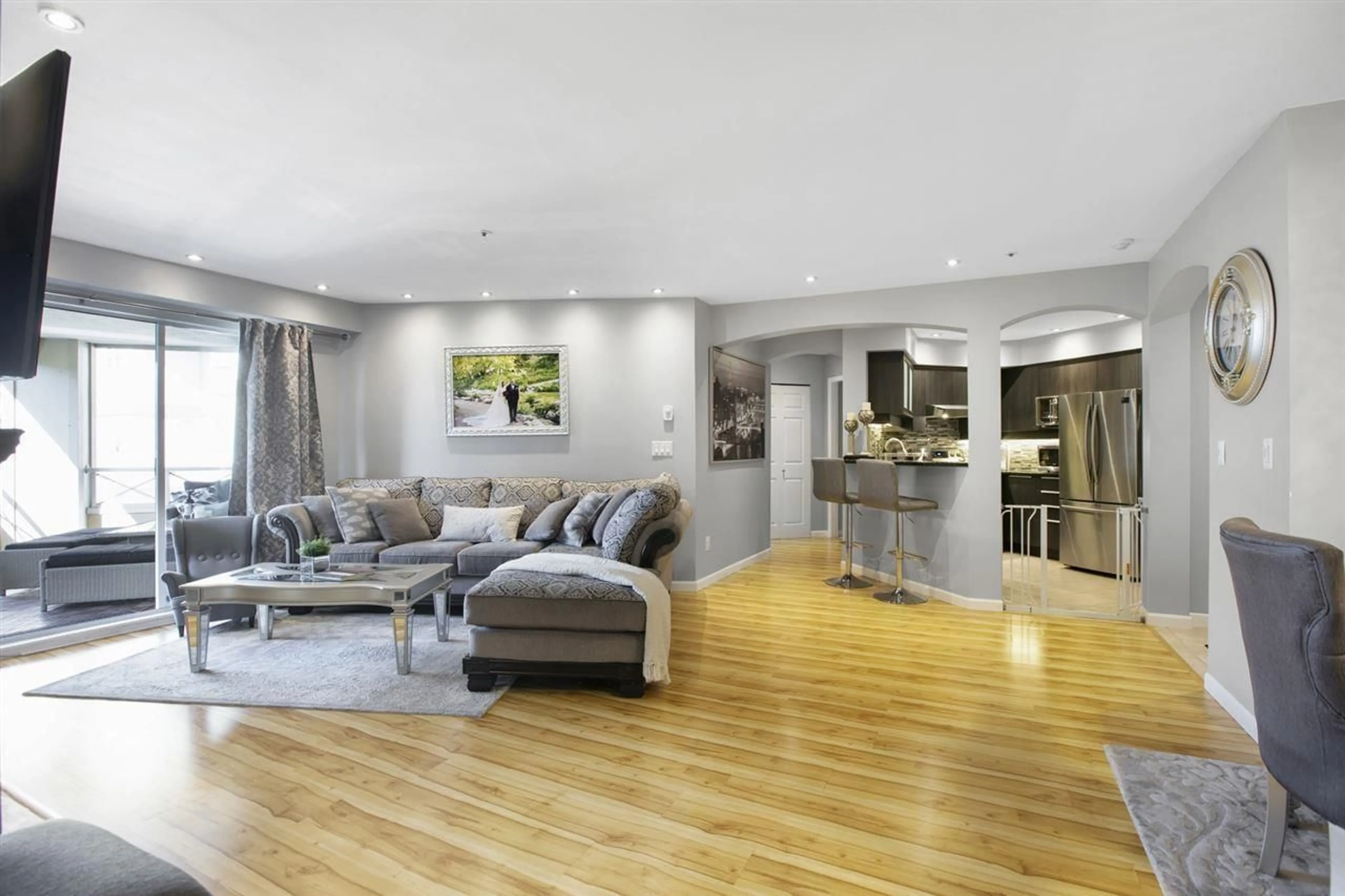 Living room with furniture, unknown for 213 - 20120 56, Langley British Columbia V3A3Y4