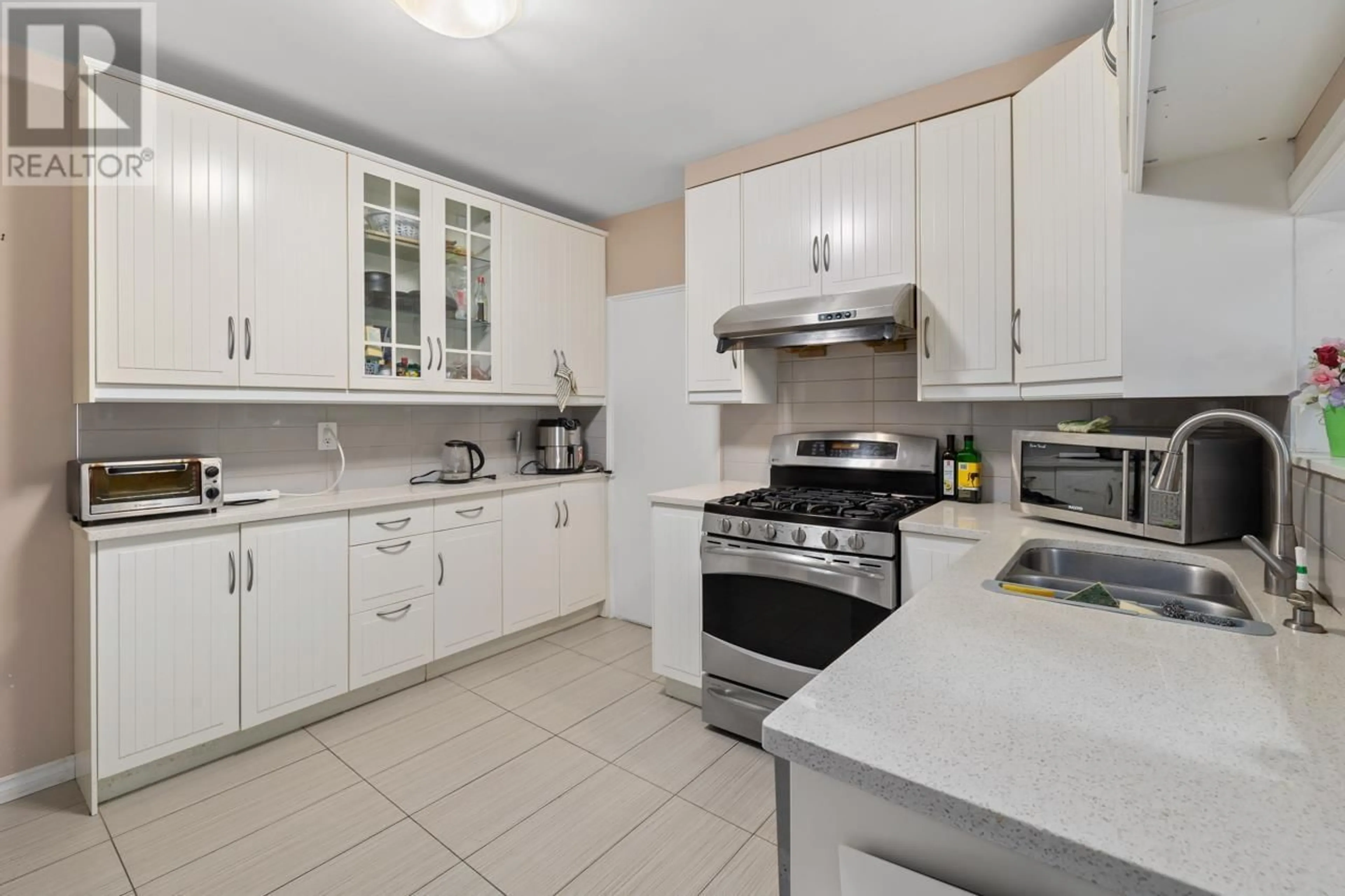Standard kitchen, ceramic/tile floor for 6930 GRANVILLE STREET, Vancouver British Columbia V6P4X5