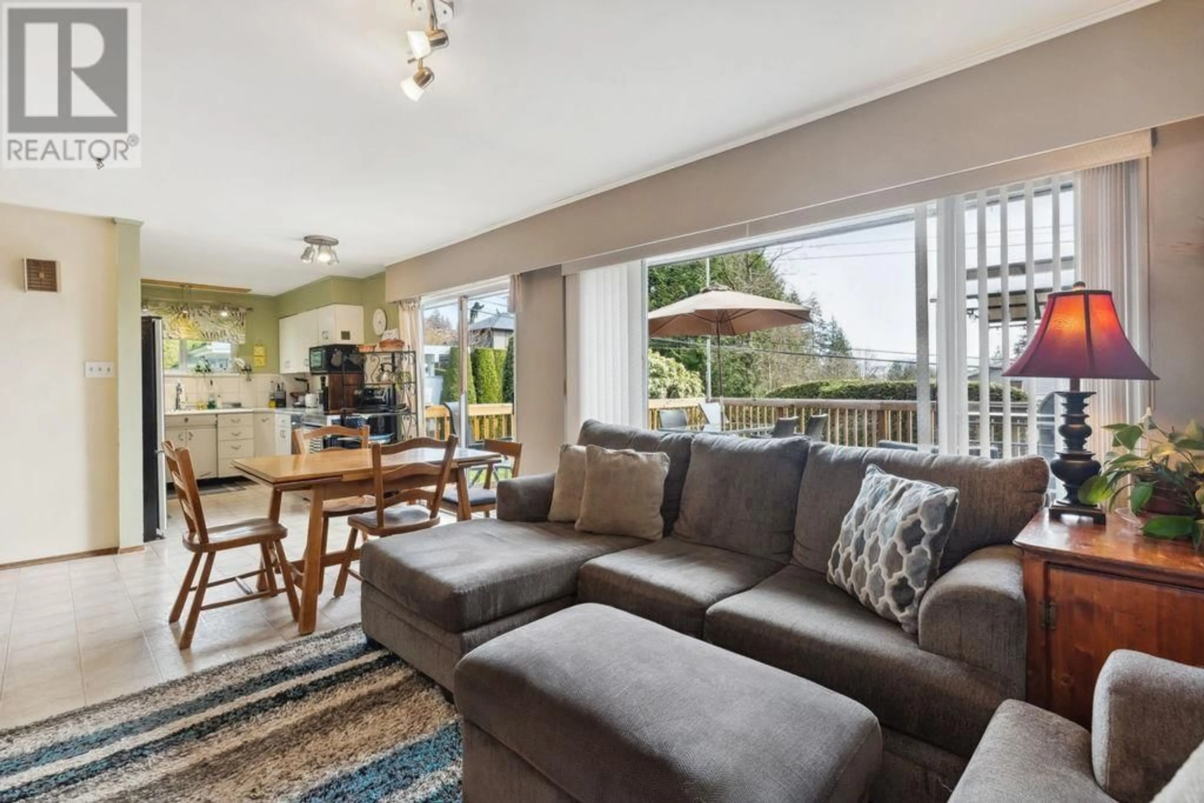 Living room with furniture, unknown for 3820 CALDER AVENUE, North Vancouver British Columbia V7N3S3