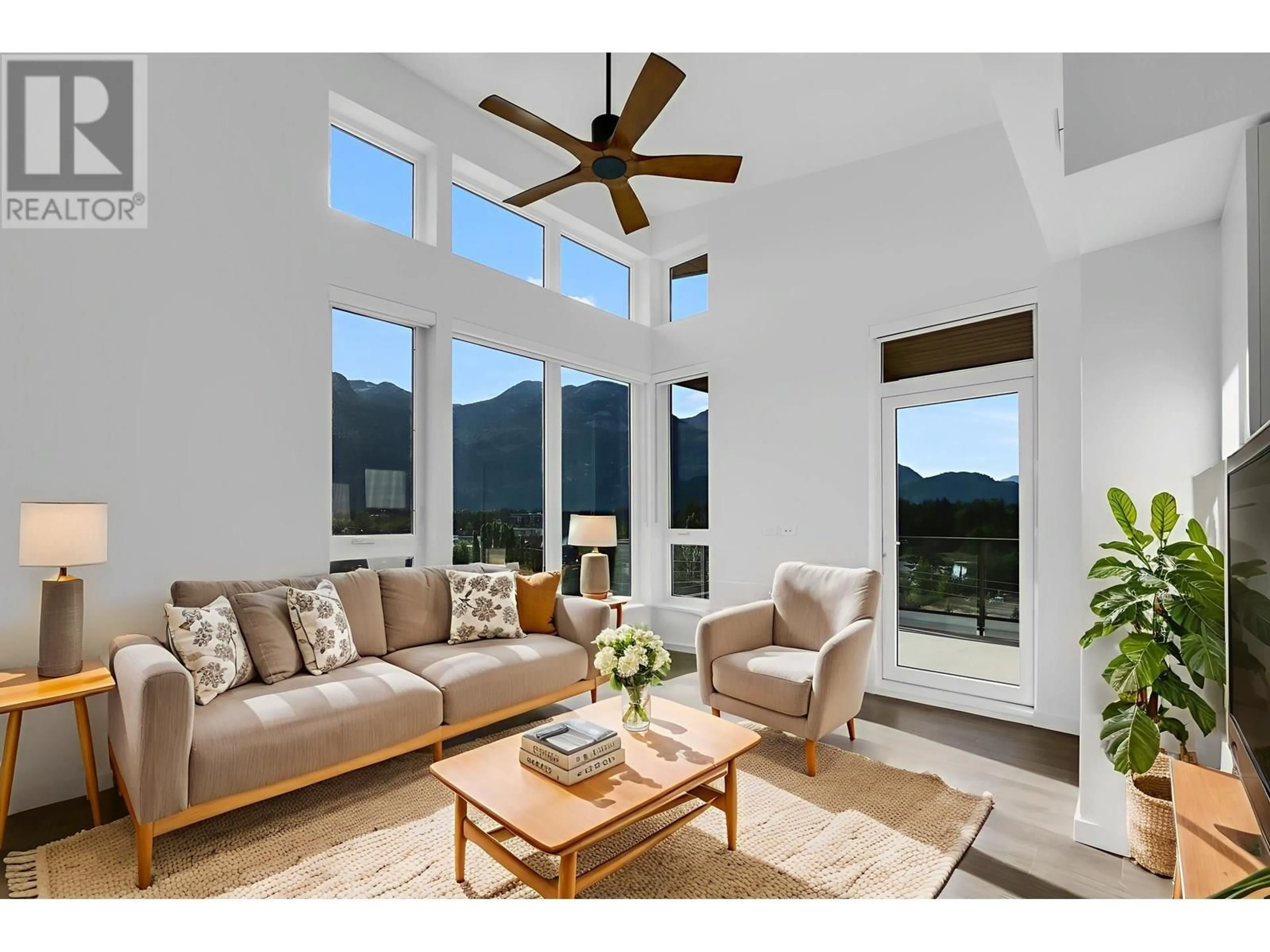 Living room with furniture, unknown for 517 - 1506 SCOTT CRESCENT, Squamish British Columbia V8B1G4