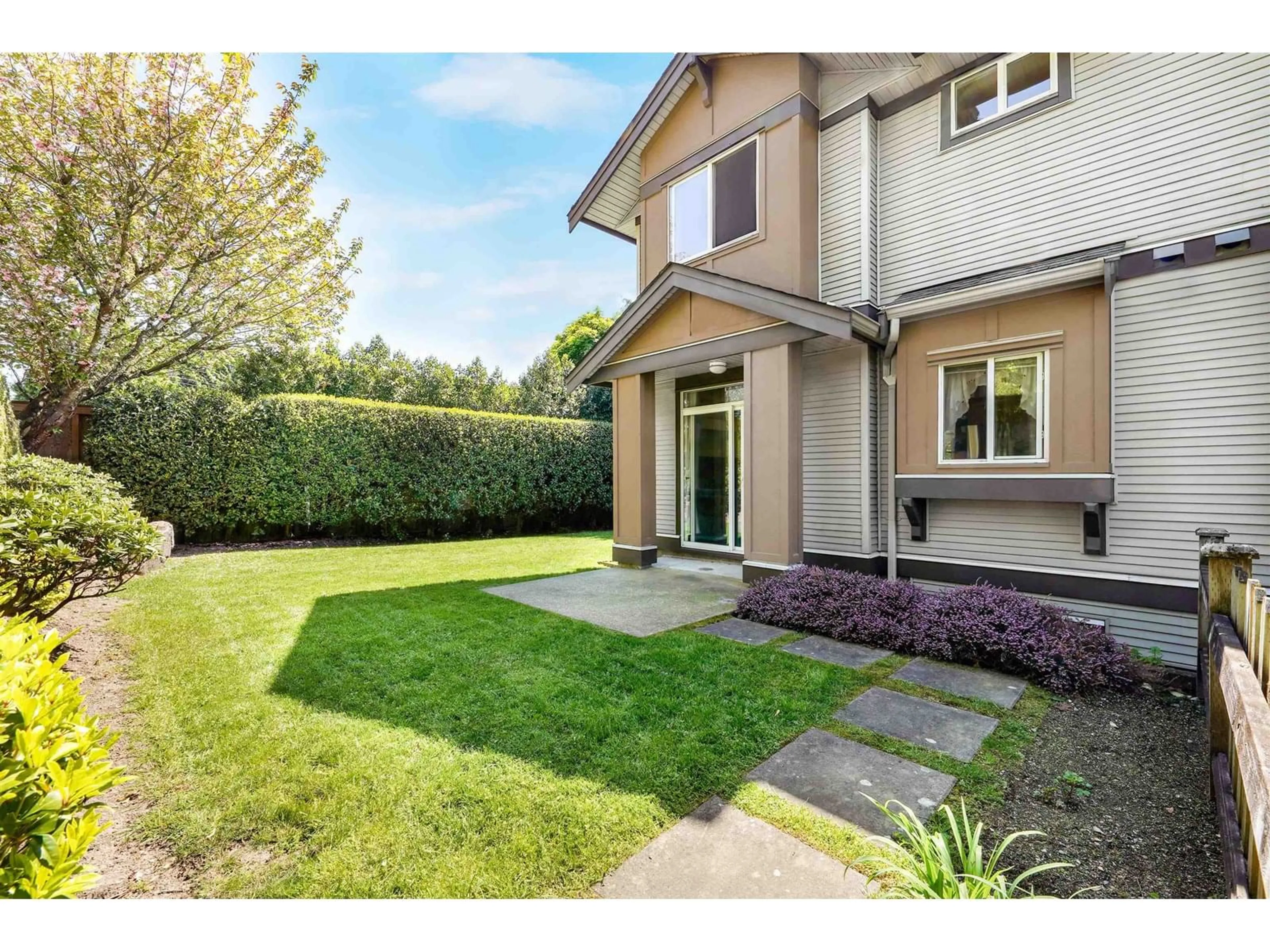 Patio, street for 53 - 15168 66A, Surrey British Columbia V3W1X2