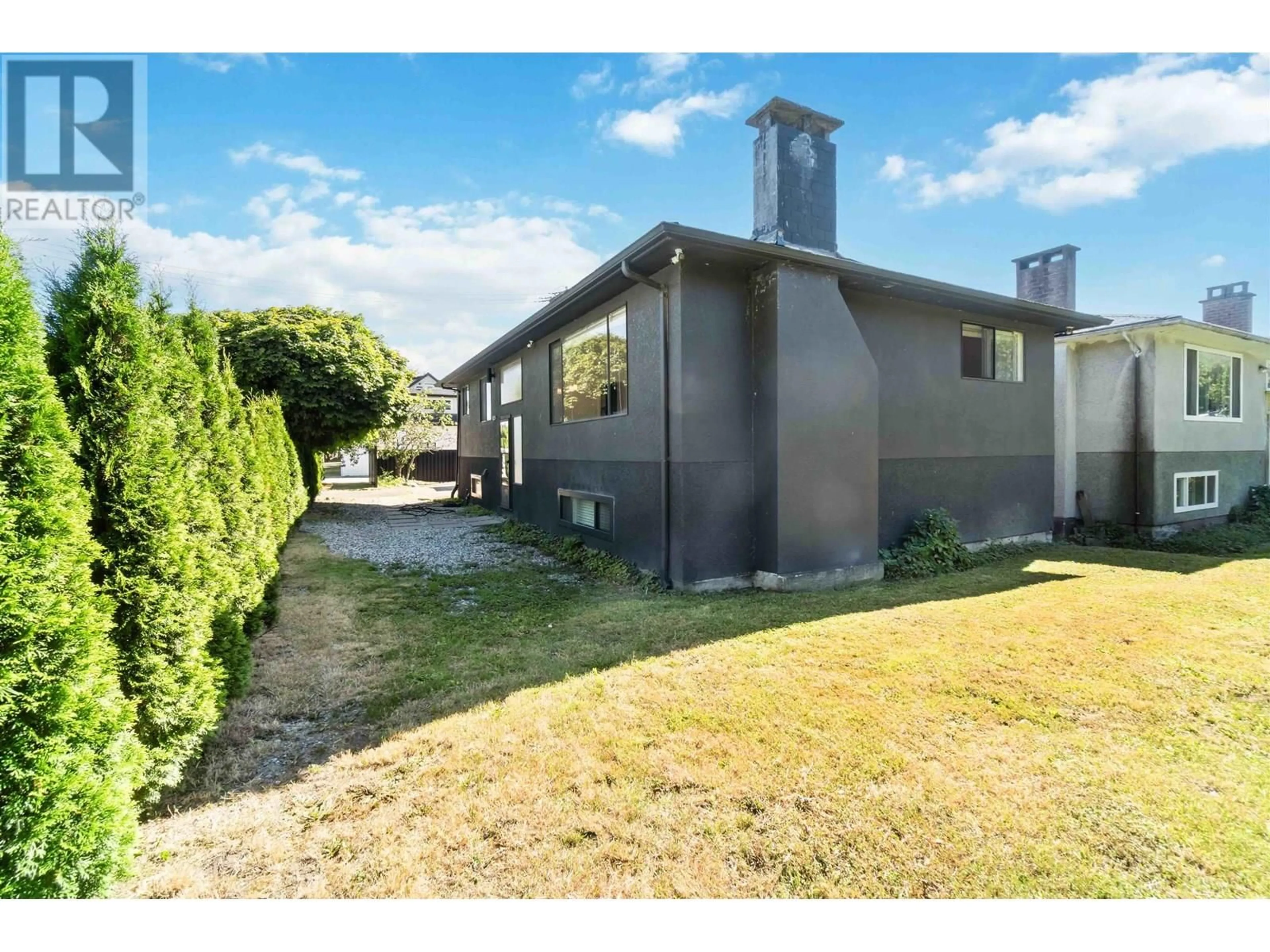 A pic from outside/outdoor area/front of a property/back of a property/a pic from drone, building for 1825 SKEENA STREET, Vancouver British Columbia V5M3Y2