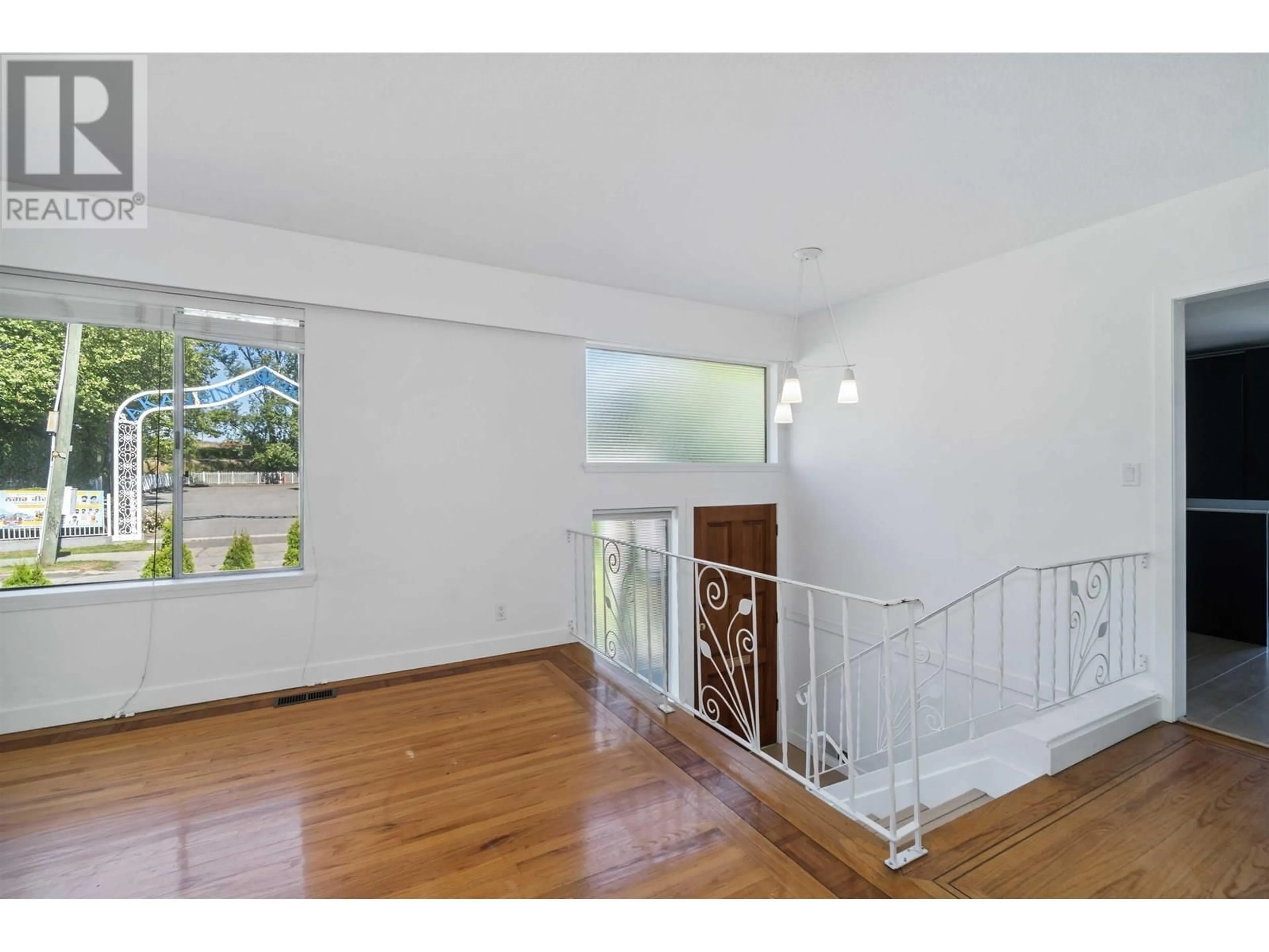 Indoor foyer for 1825 SKEENA STREET, Vancouver British Columbia V5M3Y2