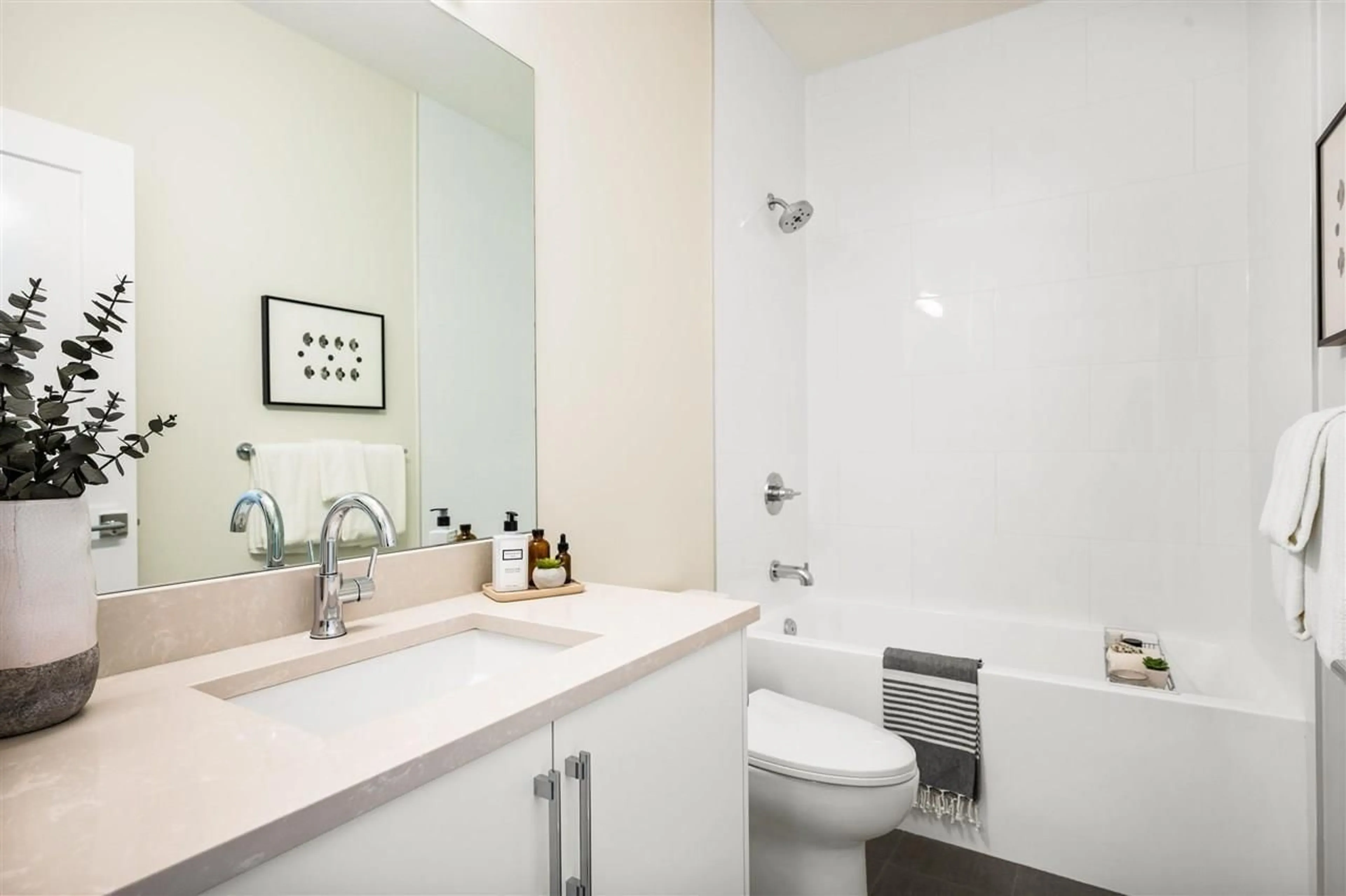 Standard bathroom, ceramic/tile floor for 203 - 20356 72B, Langley British Columbia V2Y4J9